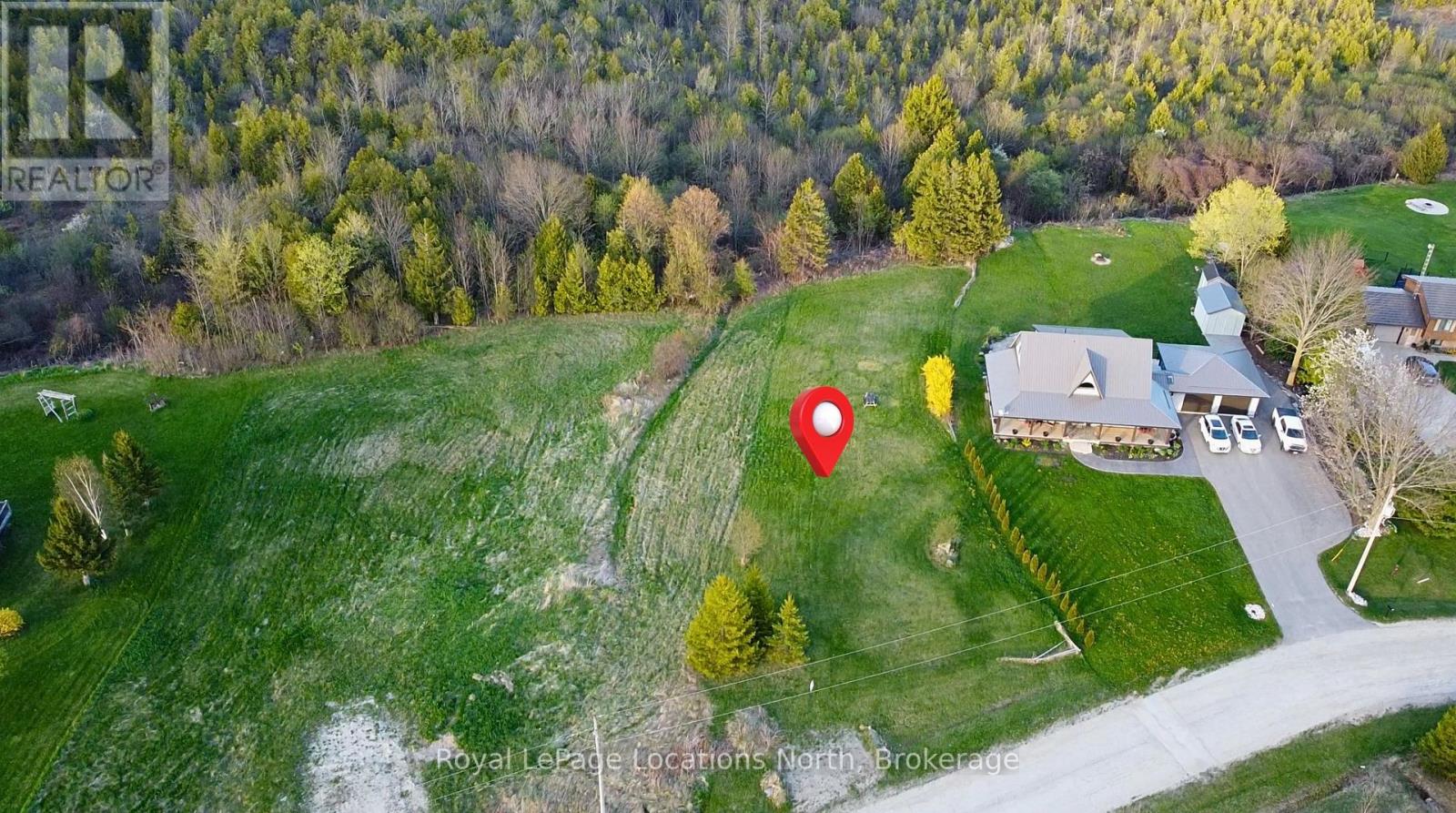 135 Scotia Drive, Meaford, Ontario  N4L 0A7 - Photo 2 - X12020149