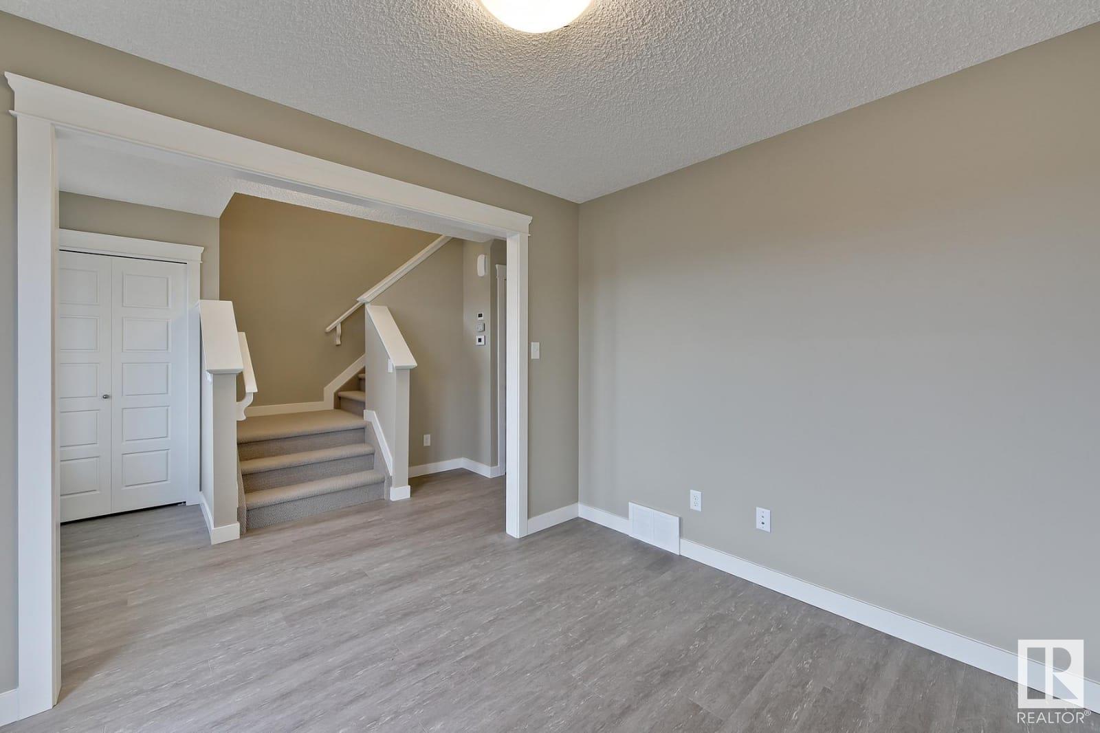 5112 22 Av Sw, Edmonton, Alberta  T6X 2H7 - Photo 3 - E4425766