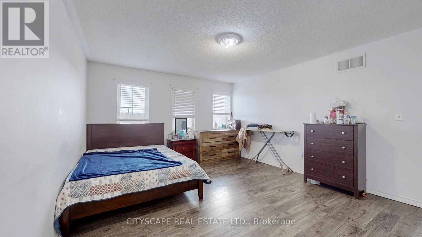 2026 Bridle Road, Oshawa, Ontario  L1L 0A5 - Photo 24 - E12020136