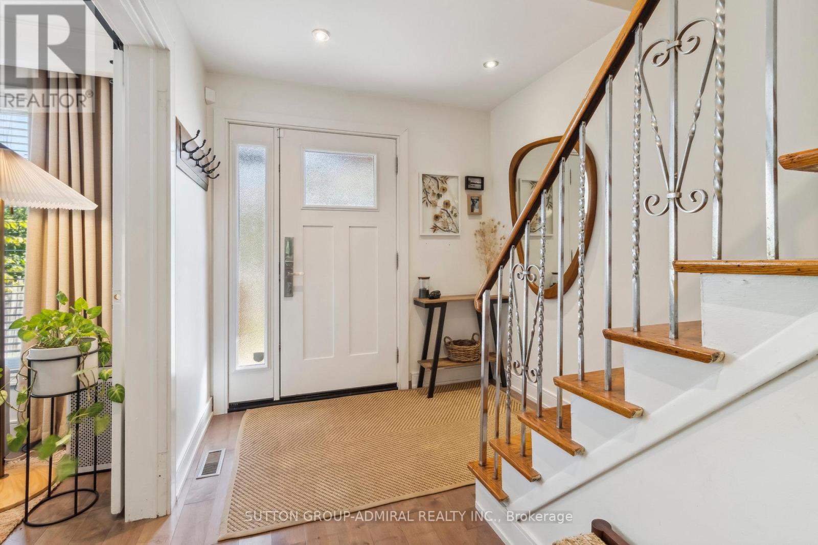 Property at 106 HUMBER BOULEVARD image 3