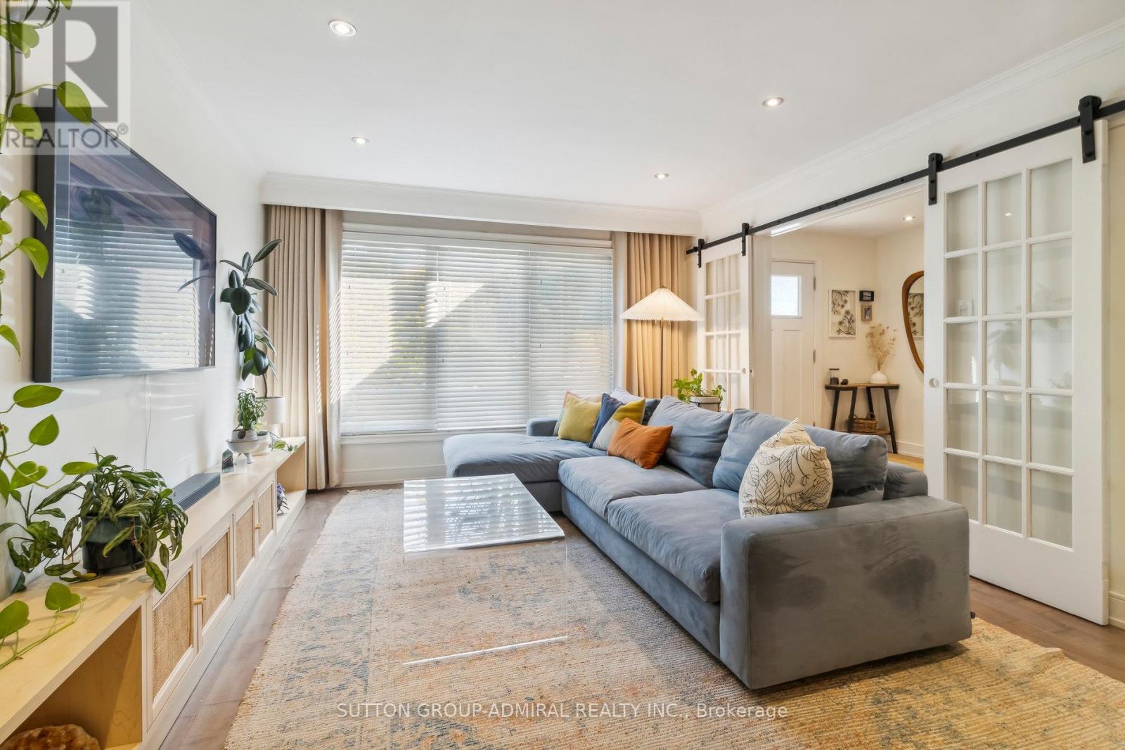 Property at 106 HUMBER BOULEVARD image 5