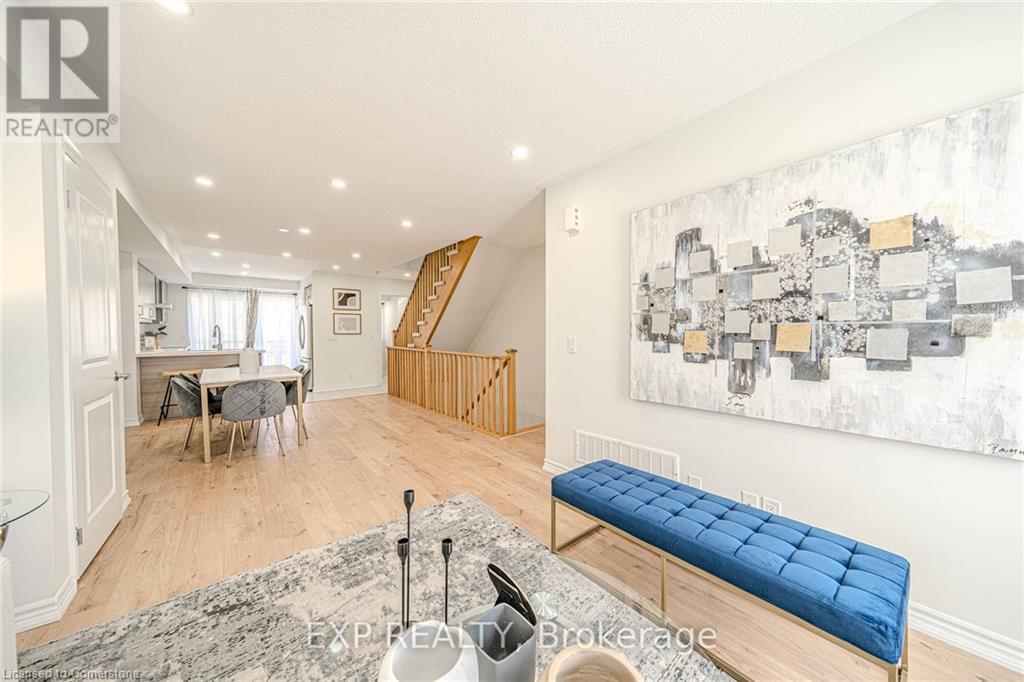2500 Hill Rise Court Unit# 10, Oshawa, Ontario  L1L 0M6 - Photo 3 - 40706691