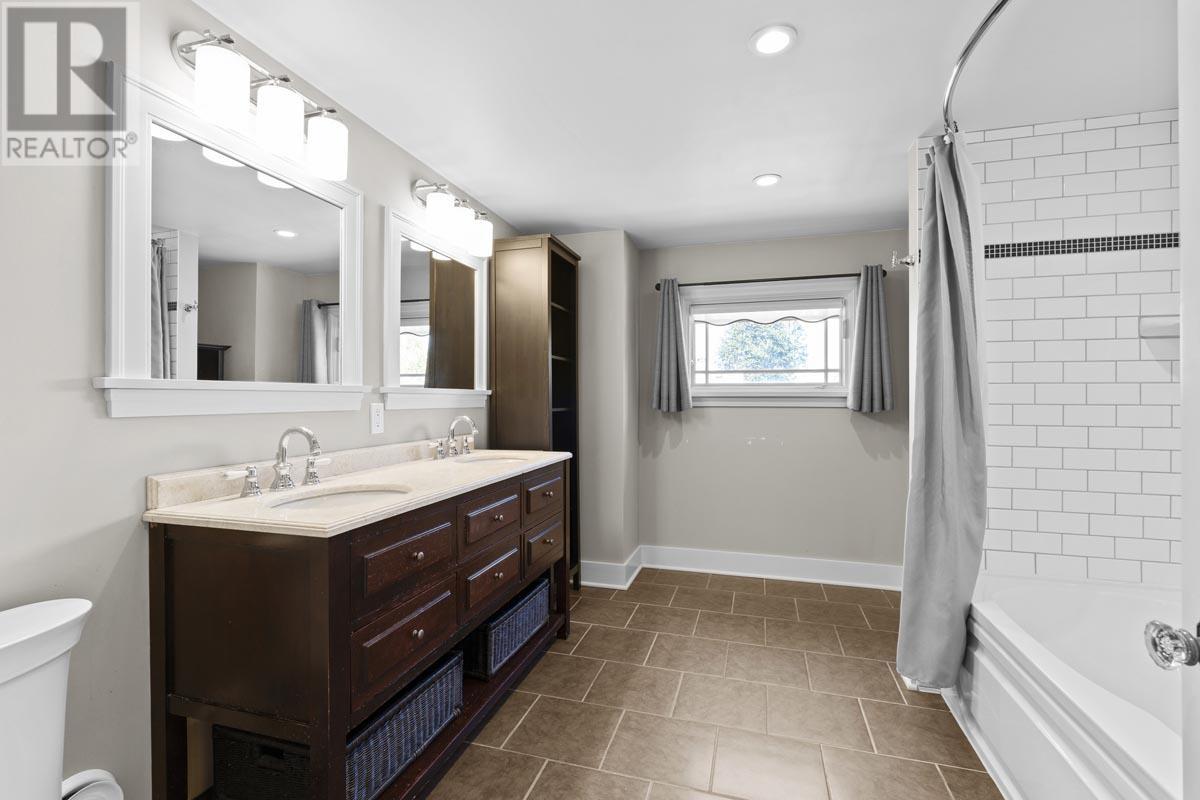 501 Seventh Avenue, New Westminster, British Columbia  V3L 1W8 - Photo 20 - R2974689