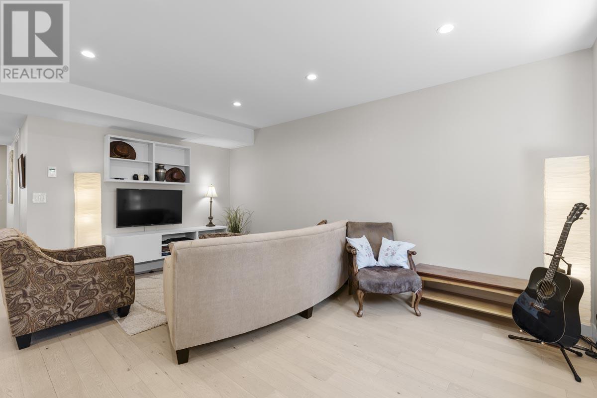 501 Seventh Avenue, New Westminster, British Columbia  V3L 1W8 - Photo 24 - R2974689