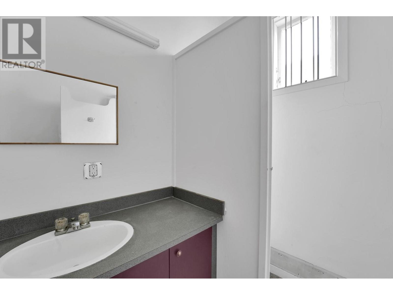 Unit A 5651 Cowrie Street, Sechelt, British Columbia  V0N 3A0 - Photo 11 - C8067406