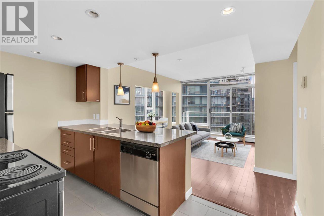 Listing Picture 5 of 22 : 3206 688 ABBOTT STREET, Vancouver / 溫哥華 - 魯藝地產 Yvonne Lu Group - MLS Medallion Club Member