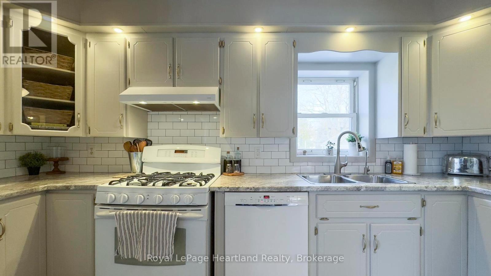 86 Oxford Street, Bluewater, Ontario  N0M 1X0 - Photo 32 - X12020193