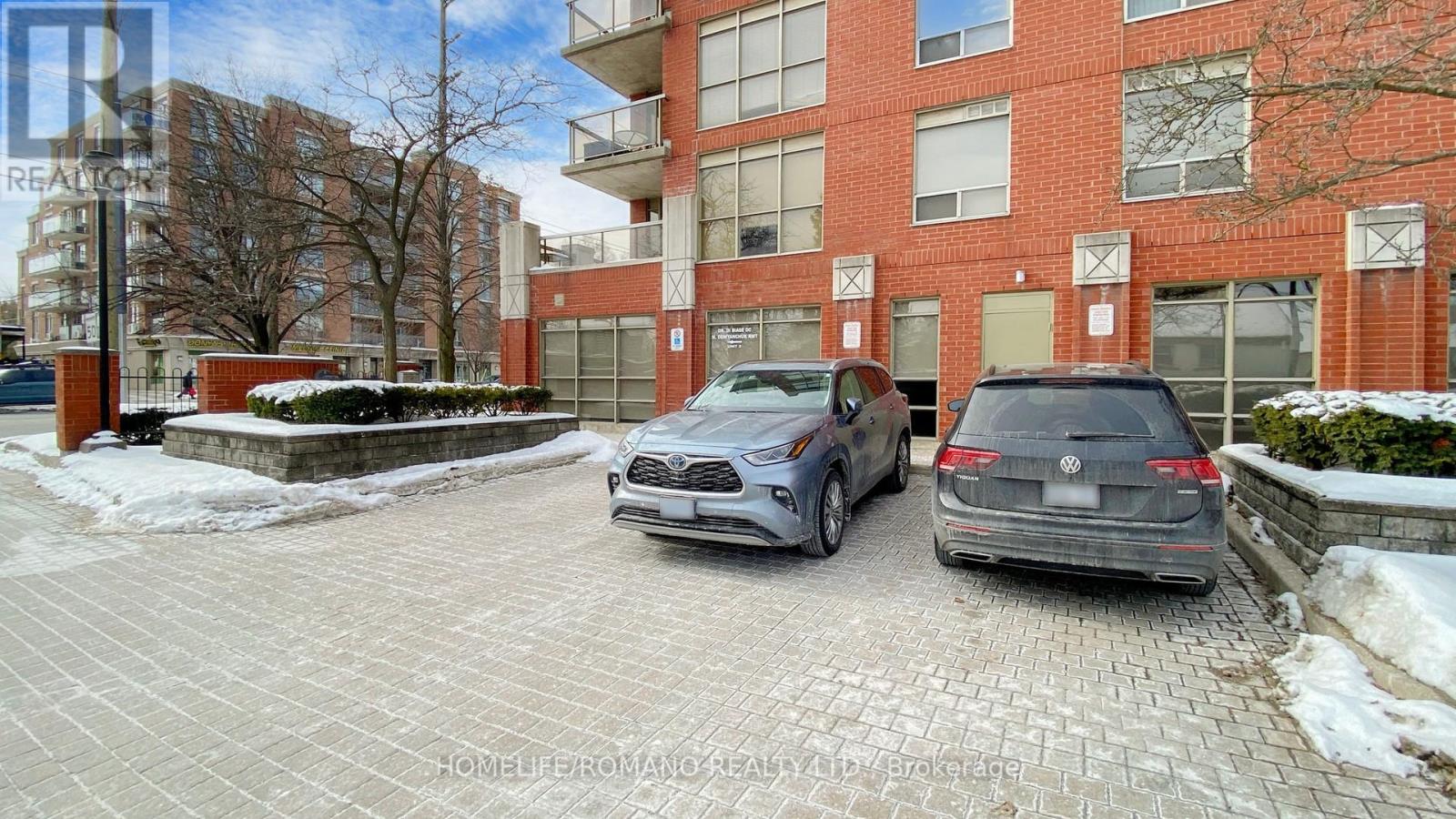 C3 - 800 Sheppard Avenue W, Toronto, Ontario  M3H 6B4 - Photo 3 - C11972066