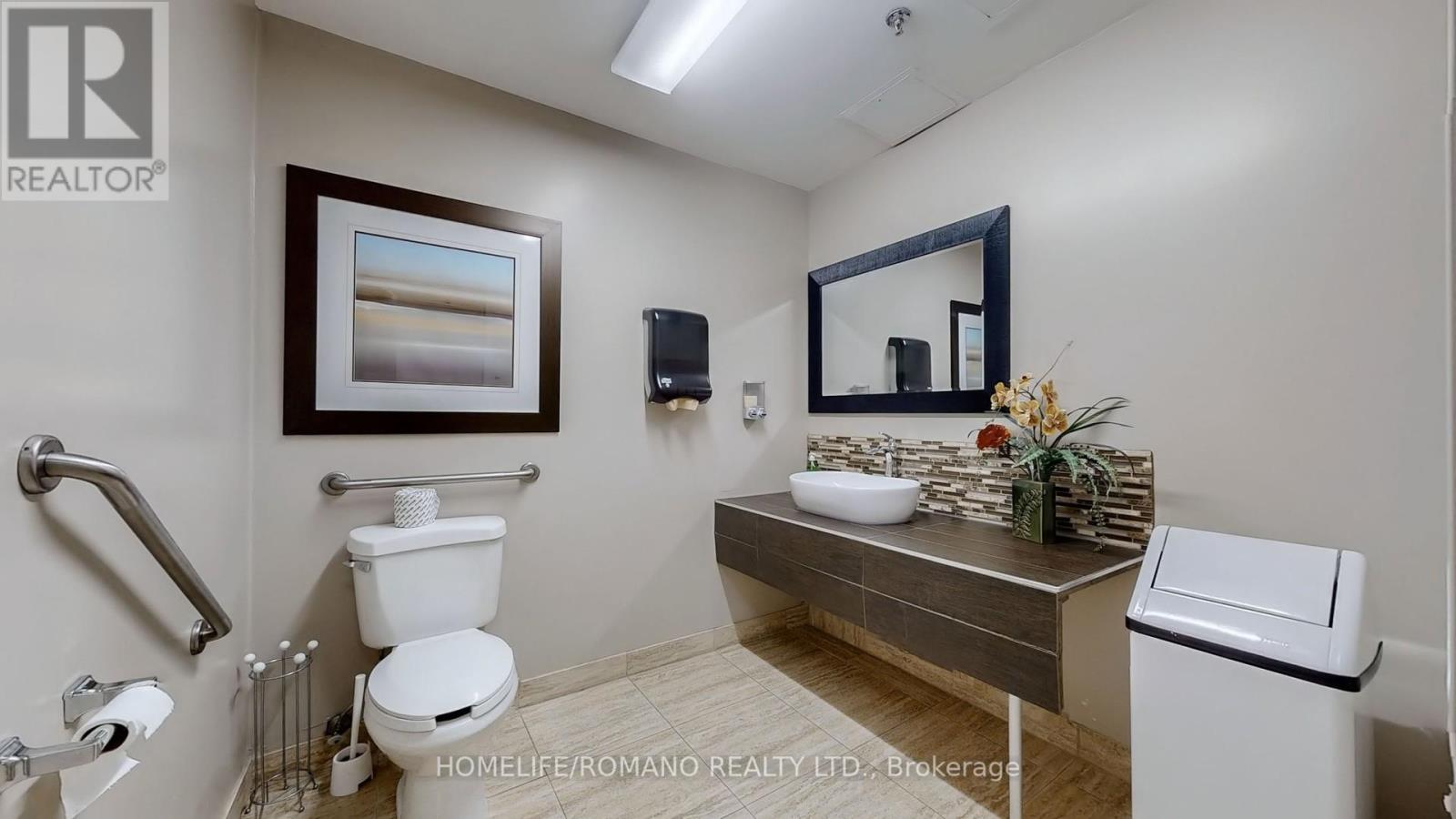 C3 - 800 Sheppard Avenue W, Toronto, Ontario  M3H 6B4 - Photo 9 - C11972066