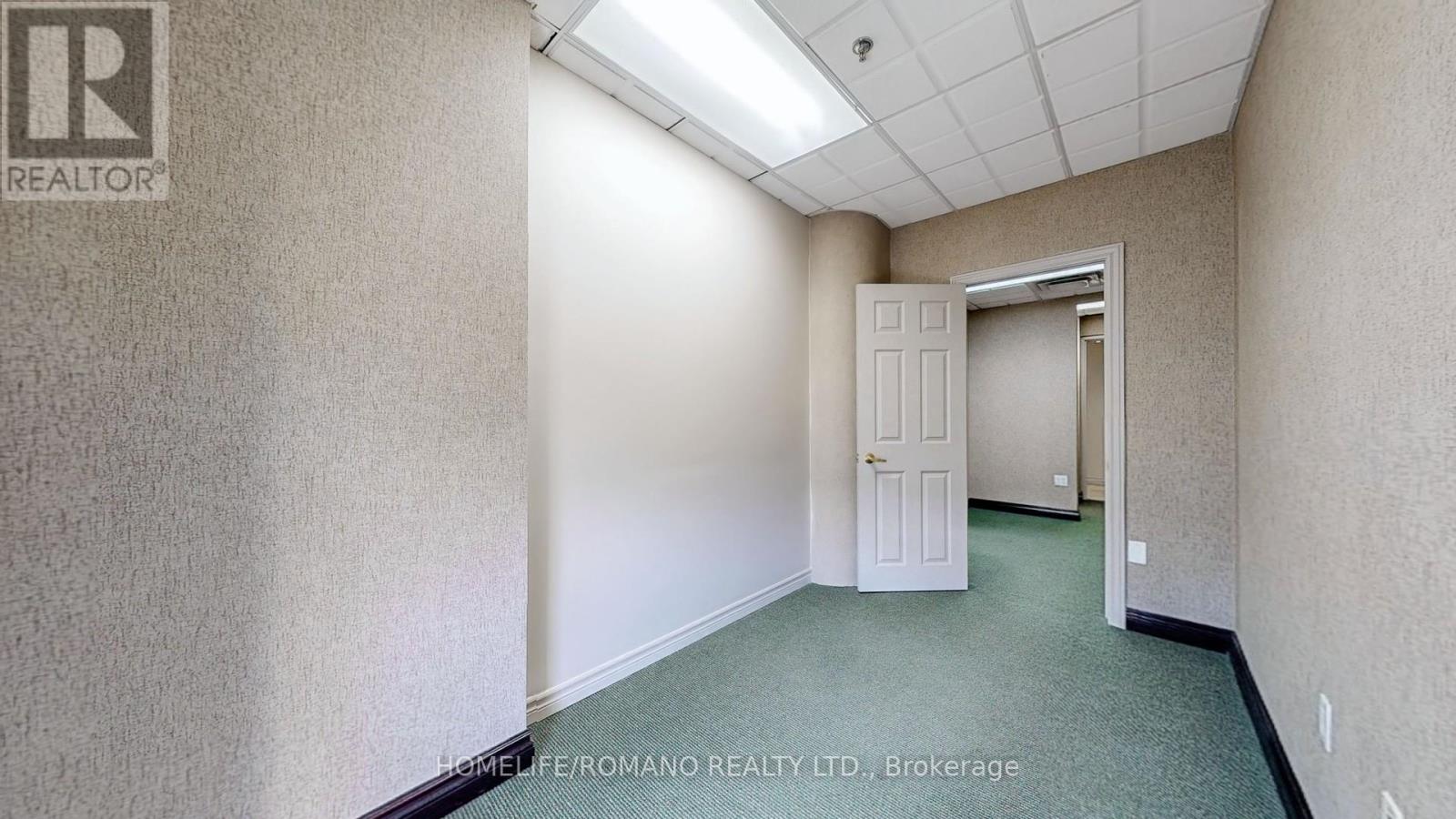 C1 - 800 Sheppard Avenue W, Toronto, Ontario  M3H 6B4 - Photo 11 - C11972152