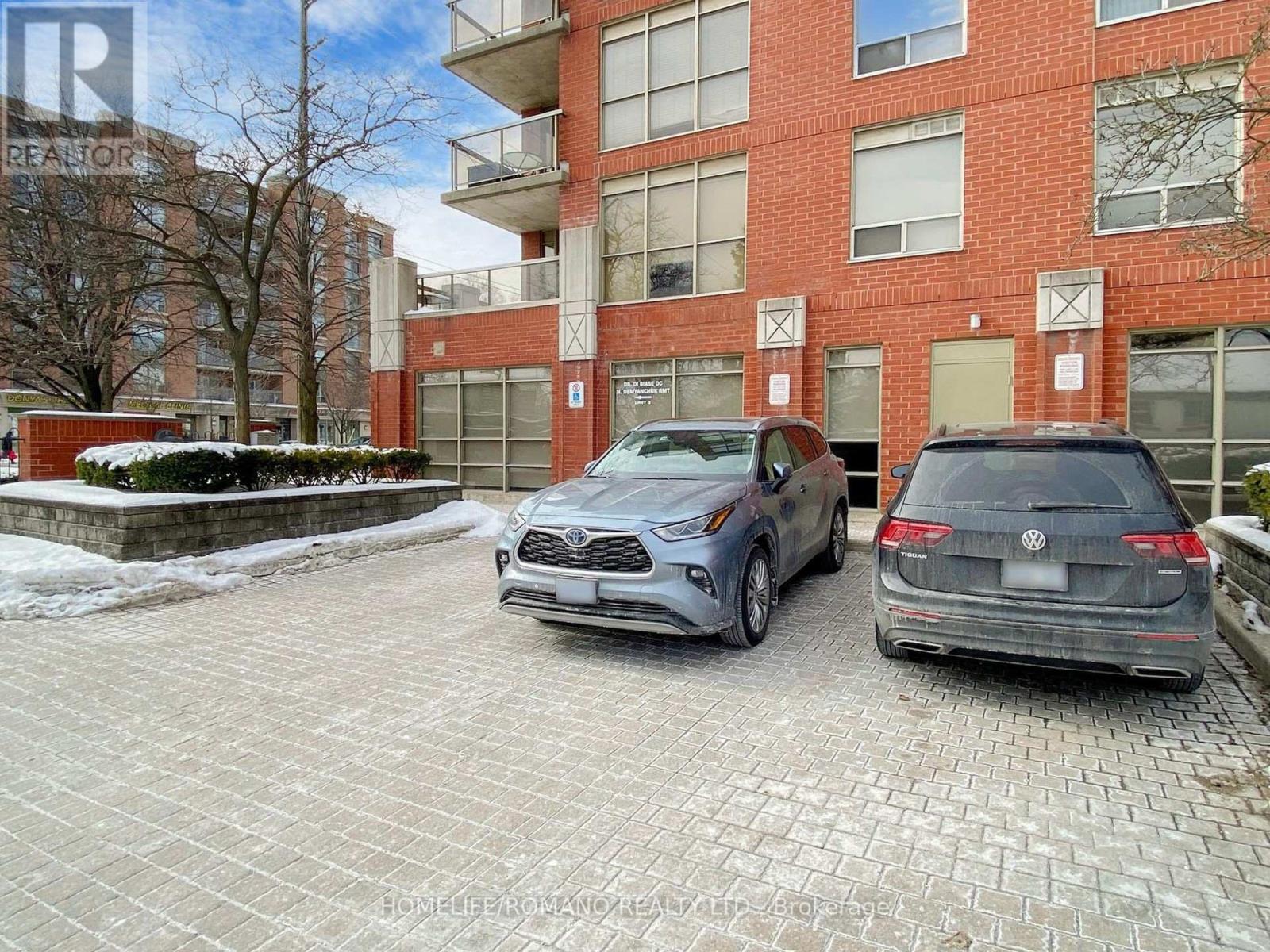 C1 - 800 Sheppard Avenue W, Toronto, Ontario  M3H 6B4 - Photo 4 - C11972152