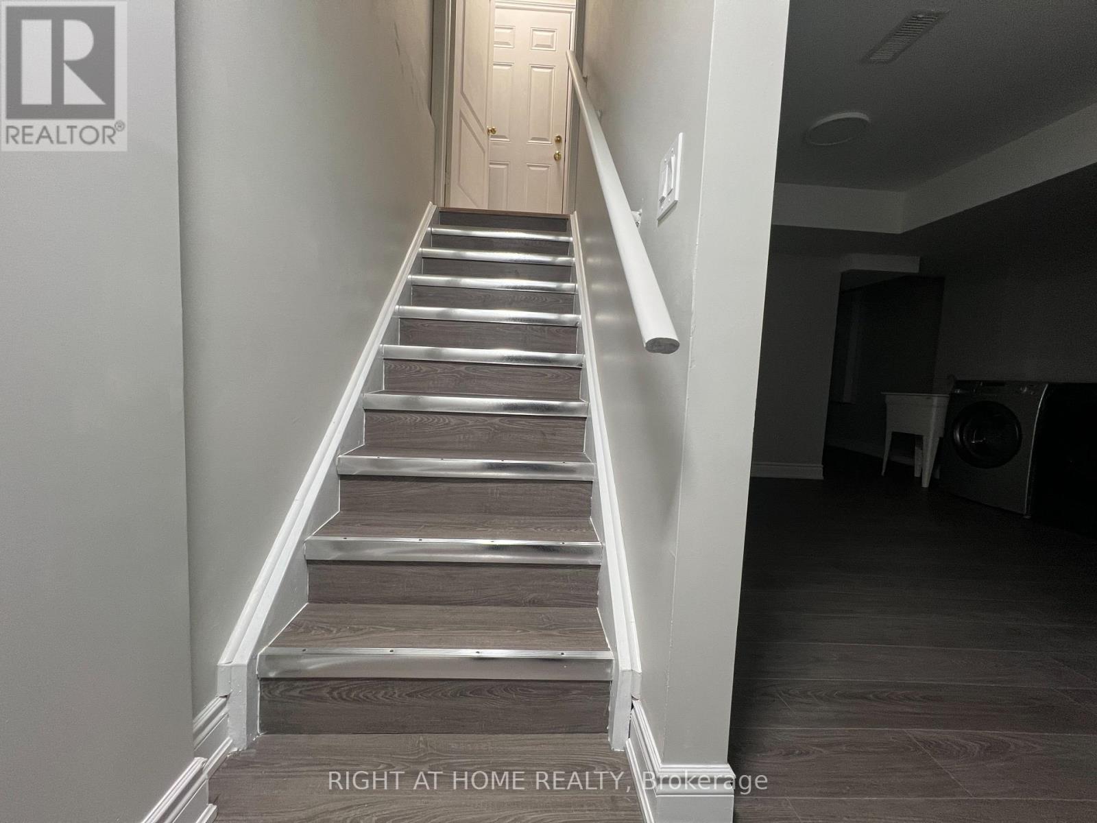 5567 Bonnie Street, Mississauga, Ontario  L5M 0N7 - Photo 25 - W12019037