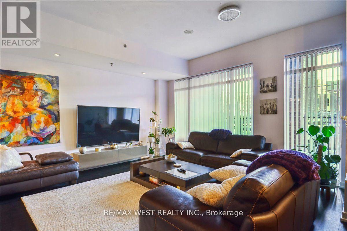 Property at TH1 - 220 GEORGE STREET image 2
