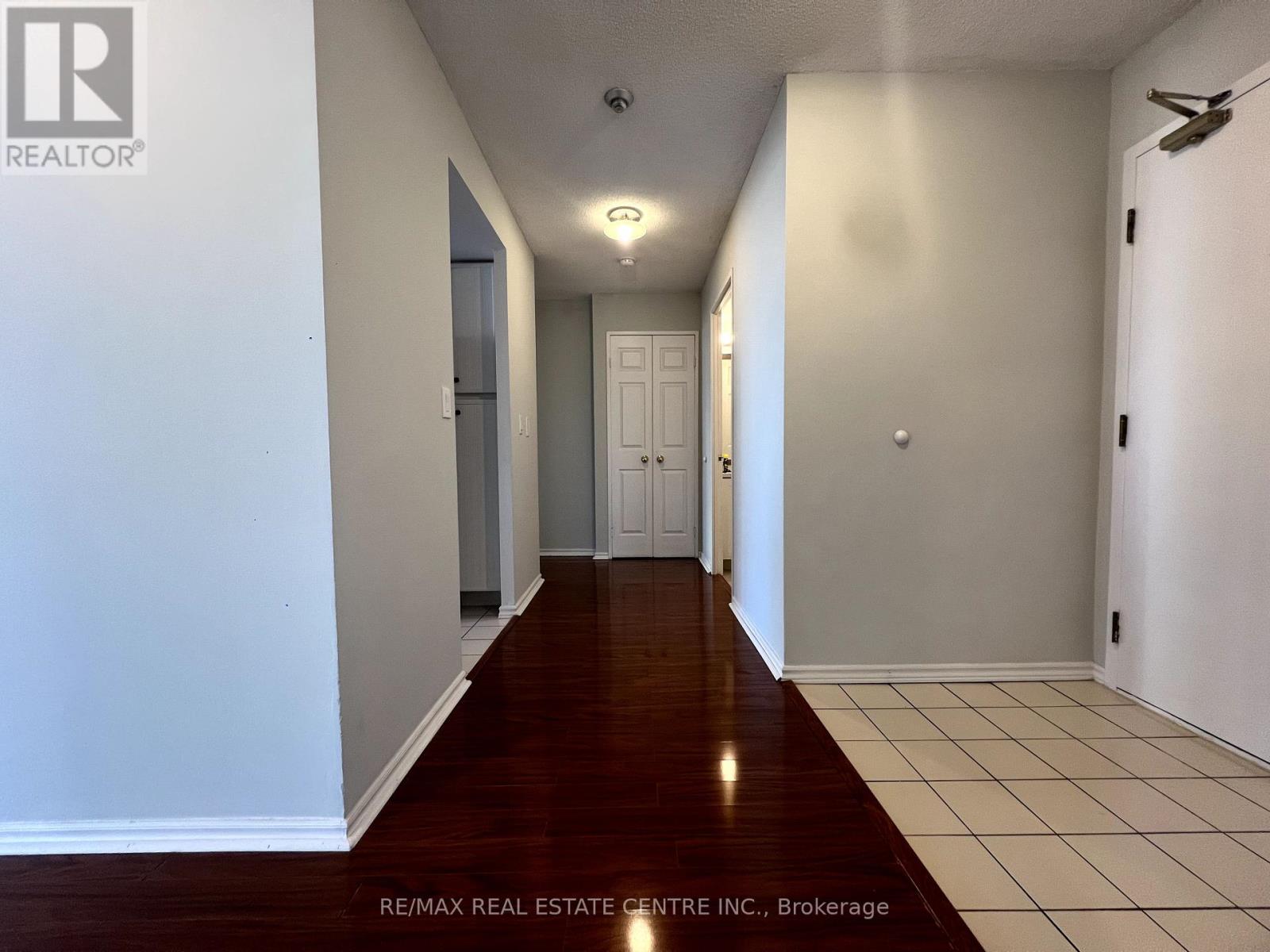 1004 - 325 Webb Drive N, Mississauga, Ontario  L5B 3Z9 - Photo 19 - W12020243