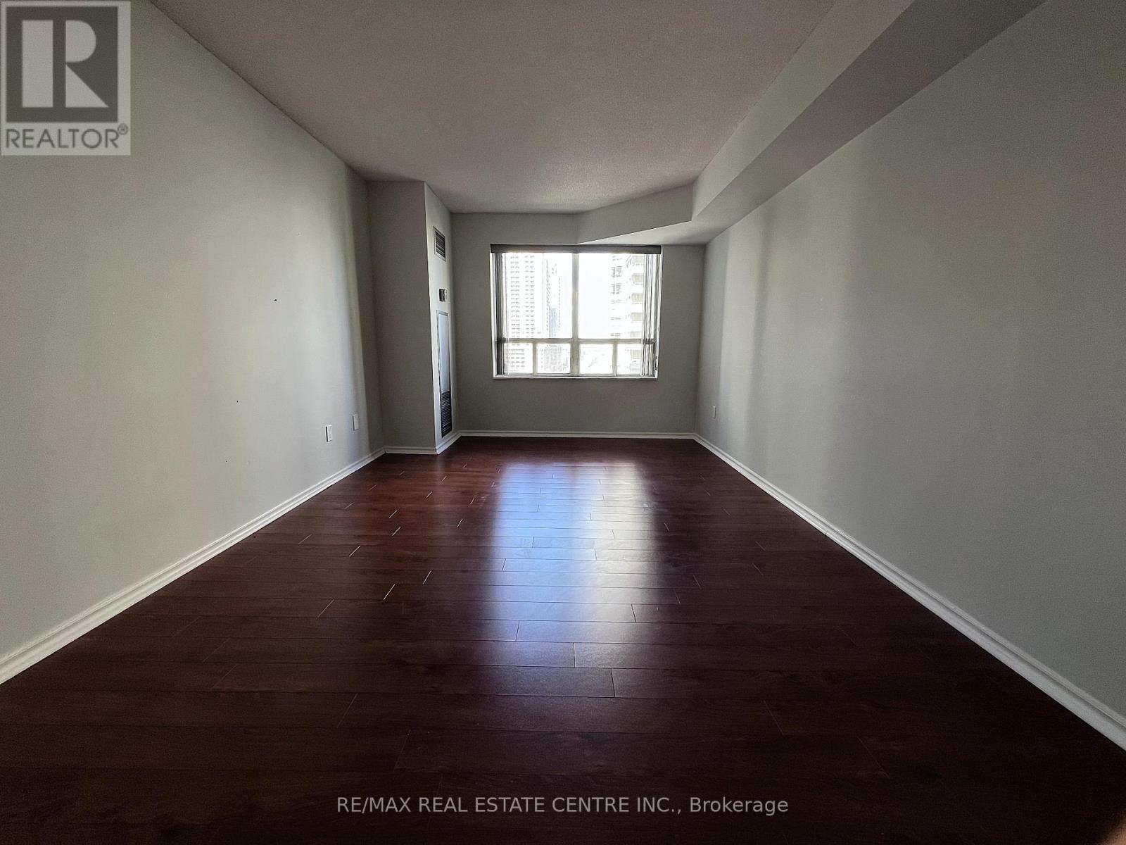 1004 - 325 Webb Drive N, Mississauga, Ontario  L5B 3Z9 - Photo 20 - W12020243