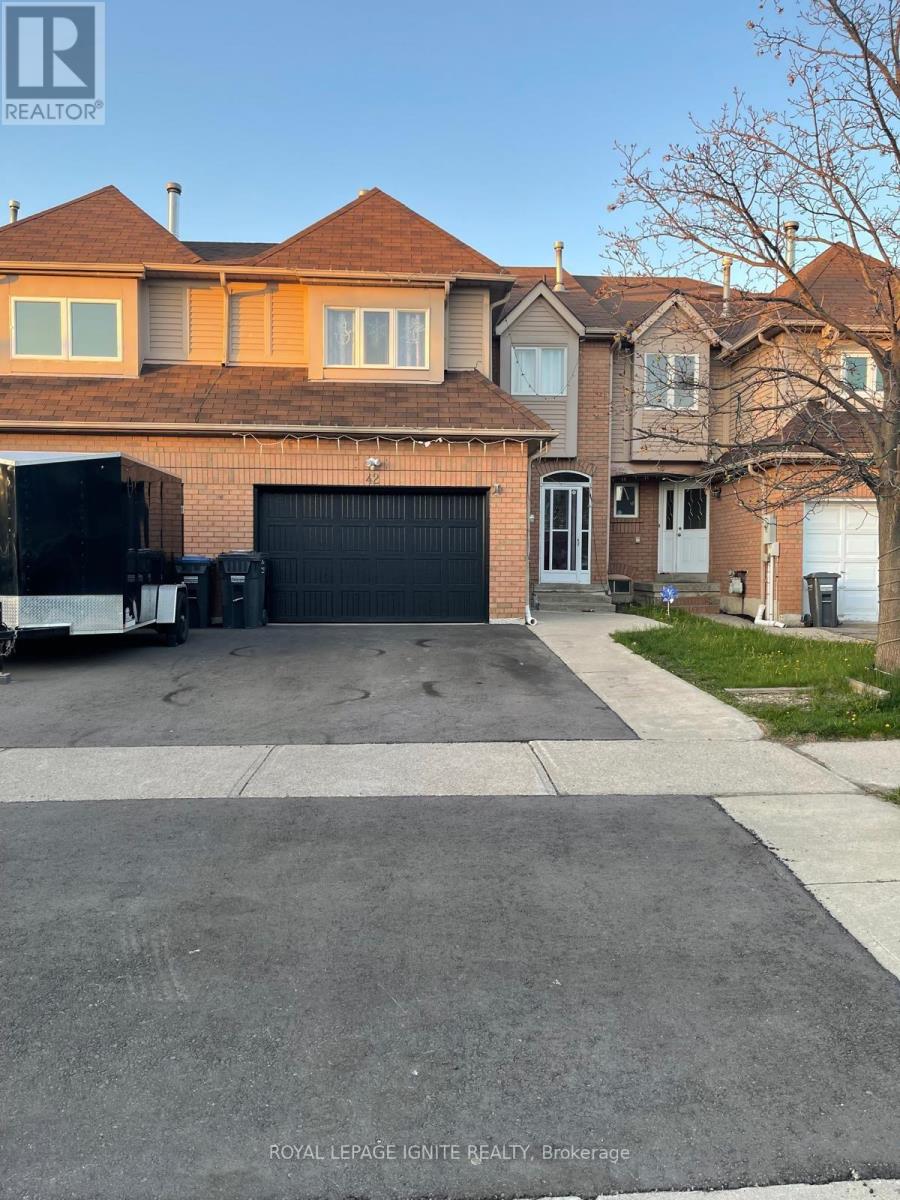 Property at 42 WOOLISTON CRESCENT image 1