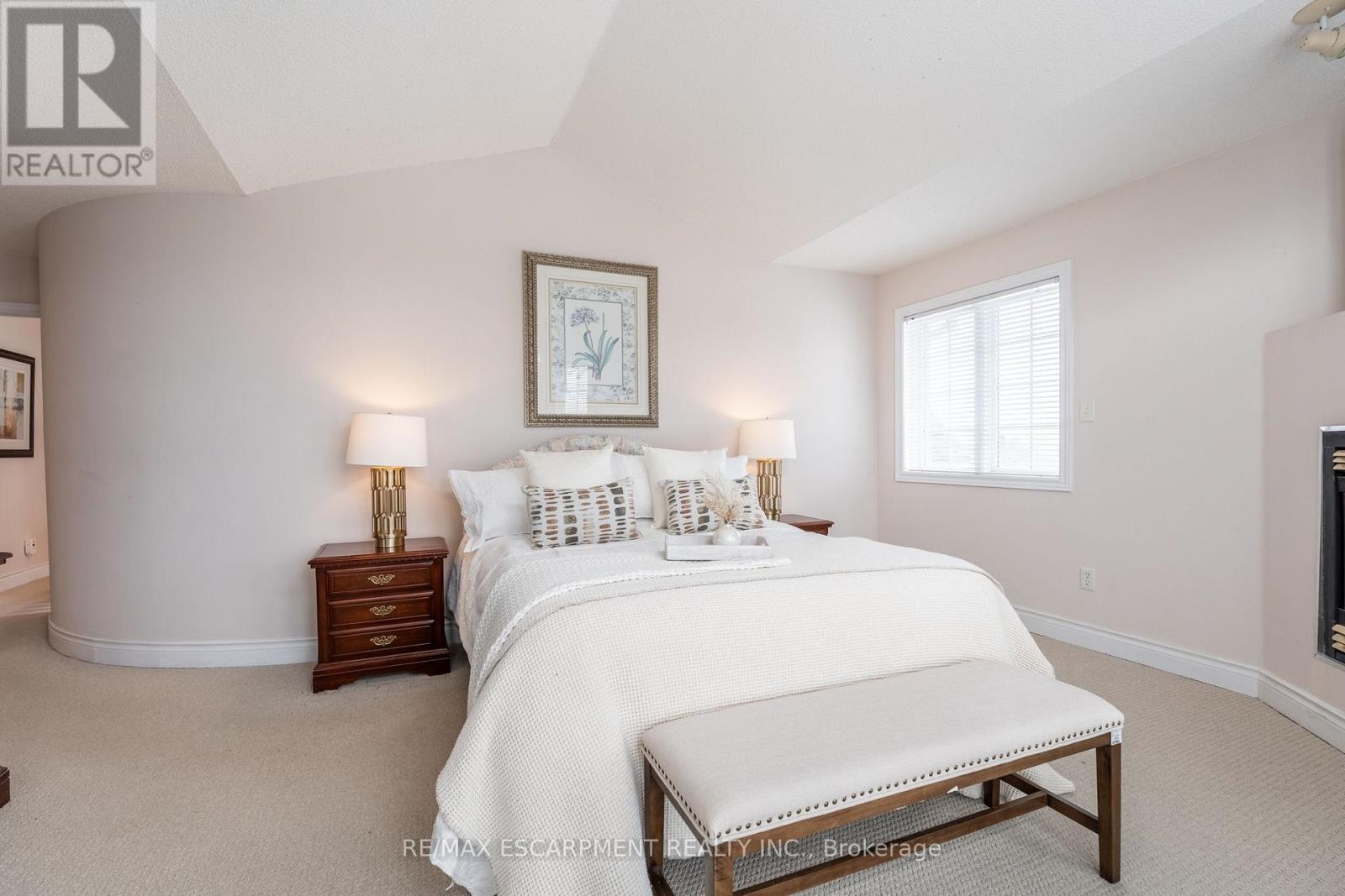 1401 Tamworth Court, Burlington, Ontario  L7P 4V3 - Photo 26 - W12020330