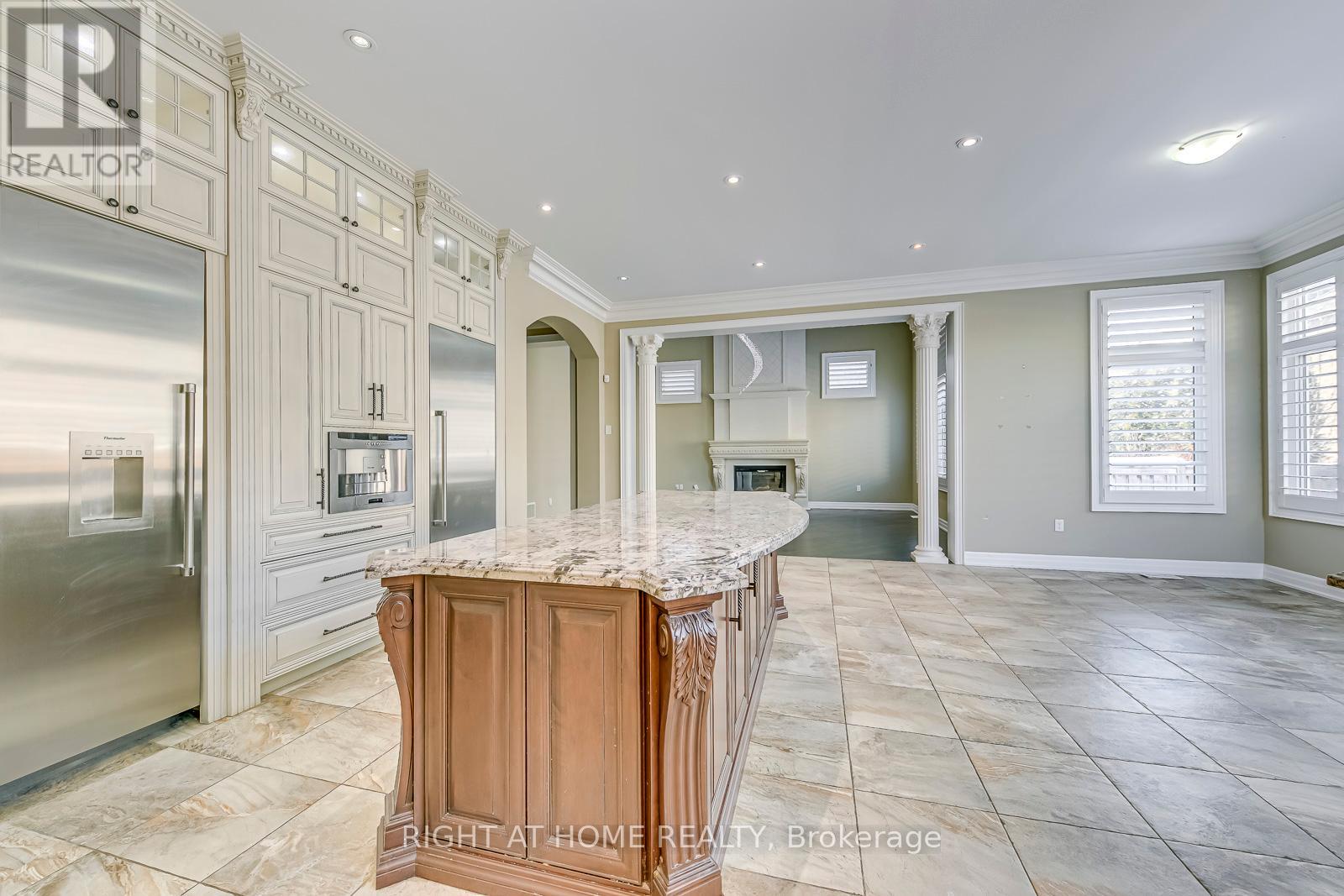 3258 Kingsholm Drive E, Oakville, Ontario  L6M 0X2 - Photo 17 - W12020361