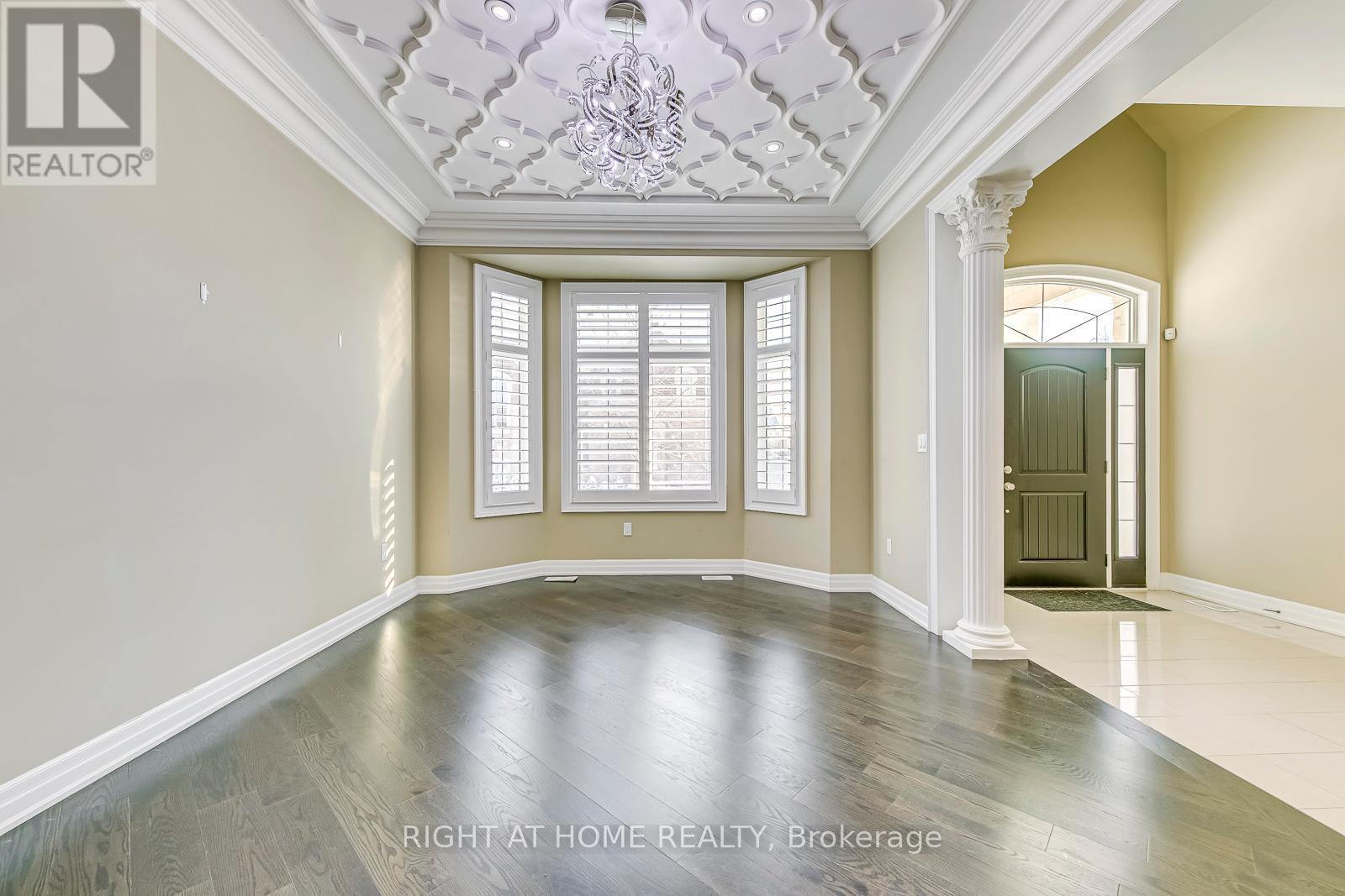 3258 Kingsholm Drive E, Oakville, Ontario  L6M 0X2 - Photo 3 - W12020361