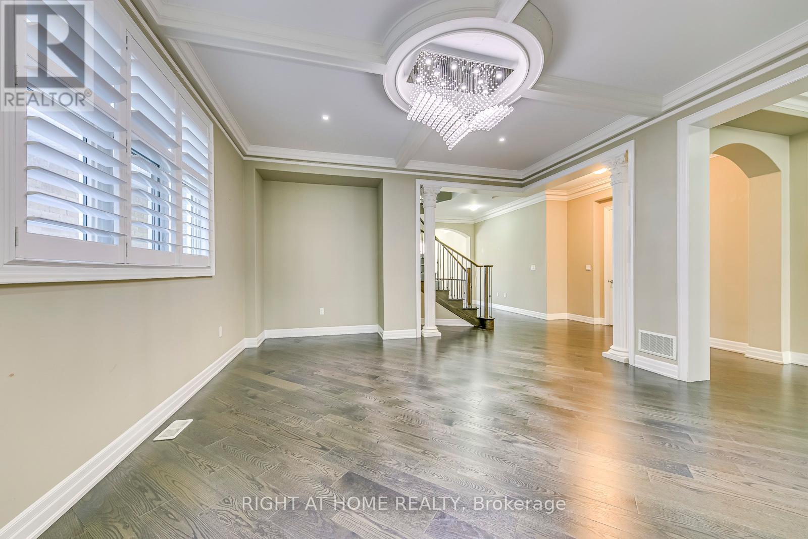 3258 Kingsholm Drive E, Oakville, Ontario  L6M 0X2 - Photo 9 - W12020361