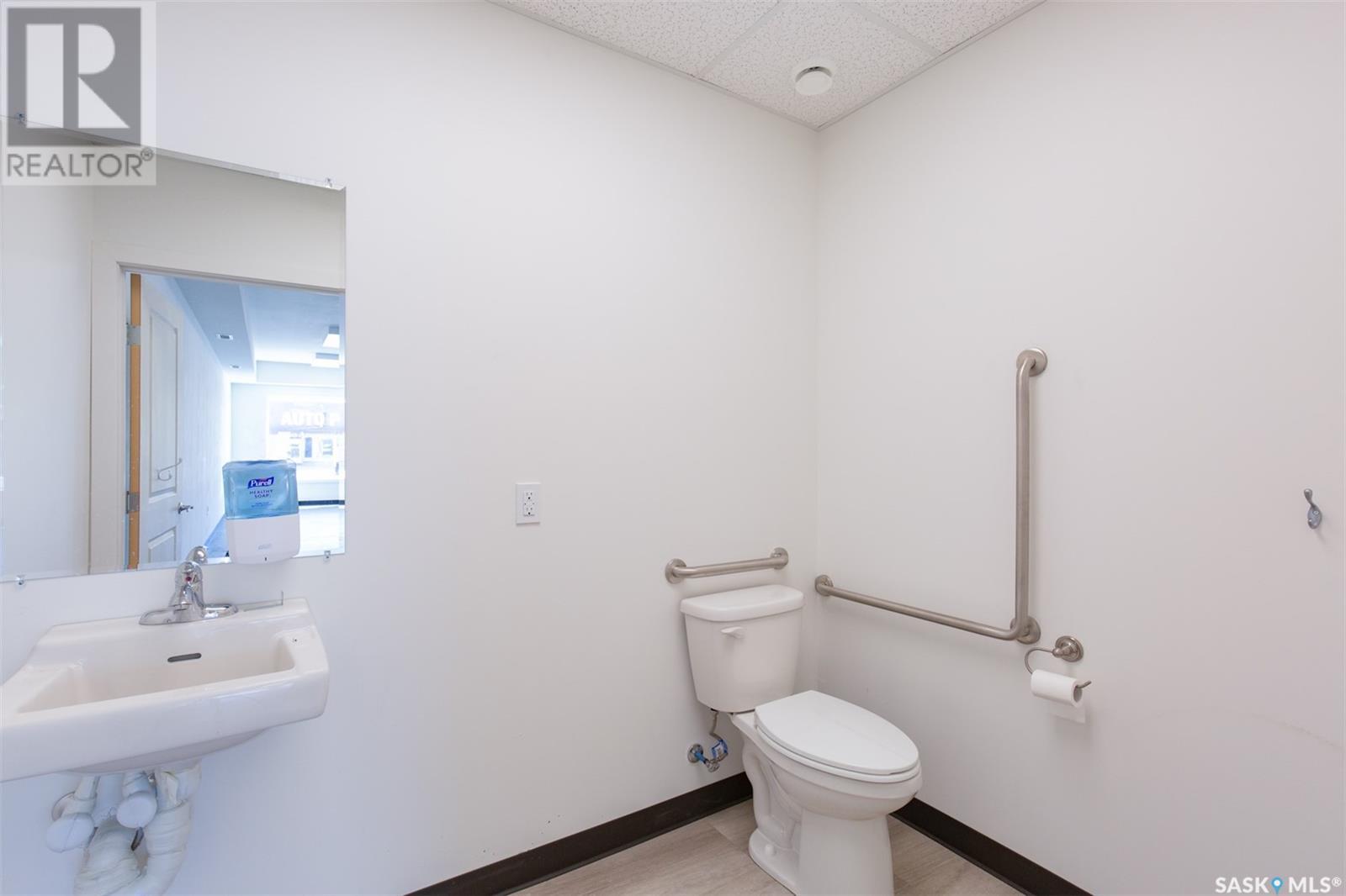 256 High Street W, Moose Jaw, Saskatchewan  S6H 1S7 - Photo 7 - SK998935