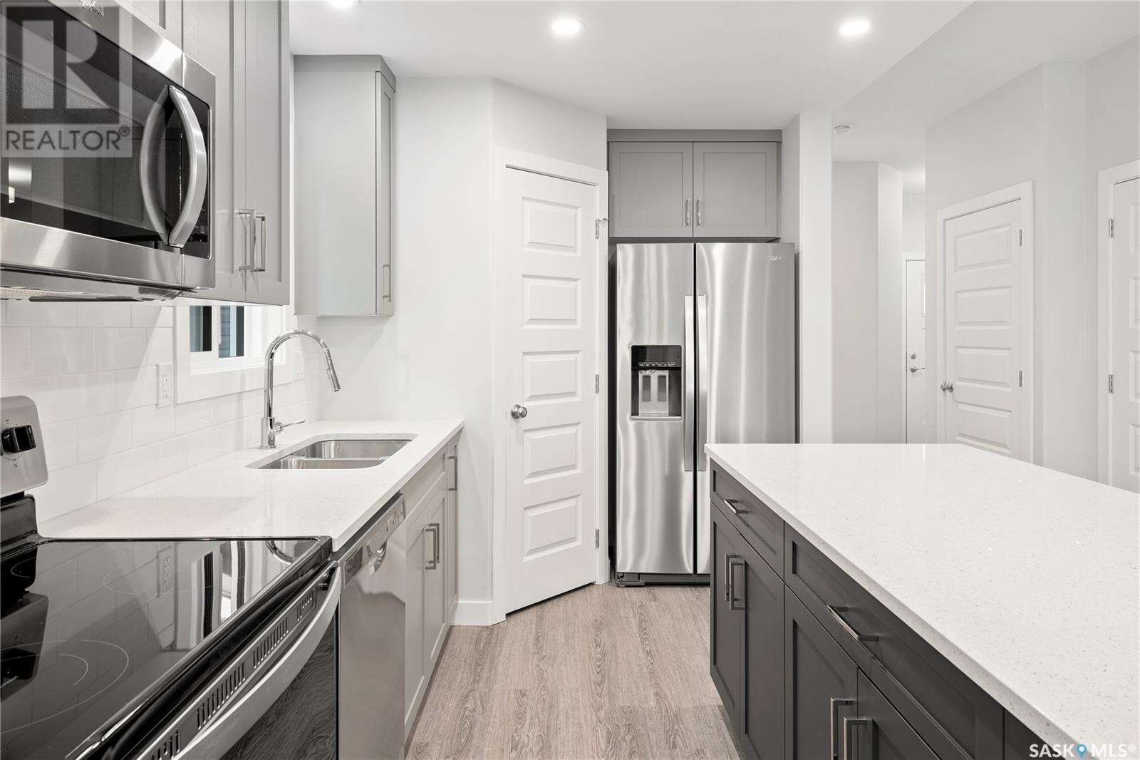 Property at 194 Kostiuk CRESCENT image 5
