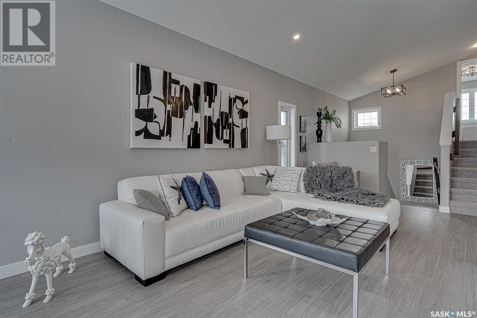 Property at 202 Kostiuk CRESCENT image 3