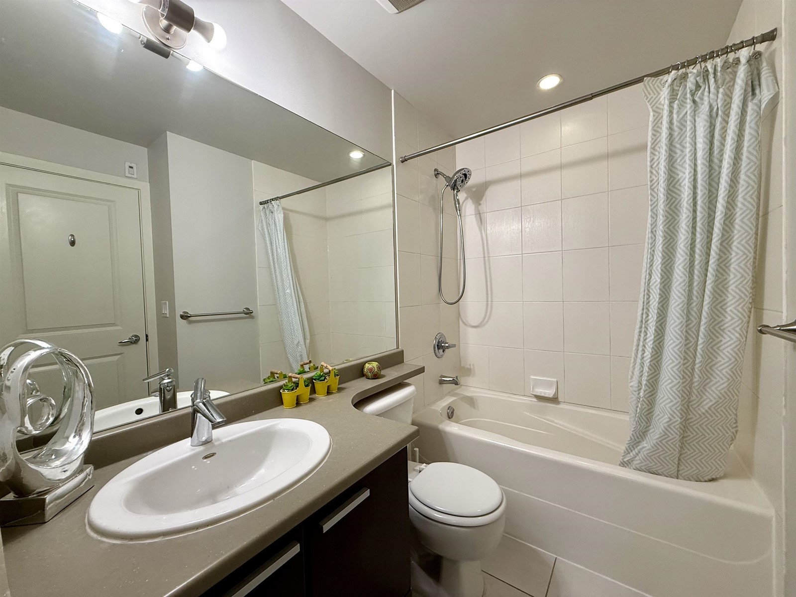 204 10455 University Drive, Surrey, British Columbia  V3T 0A5 - Photo 12 - R2972735