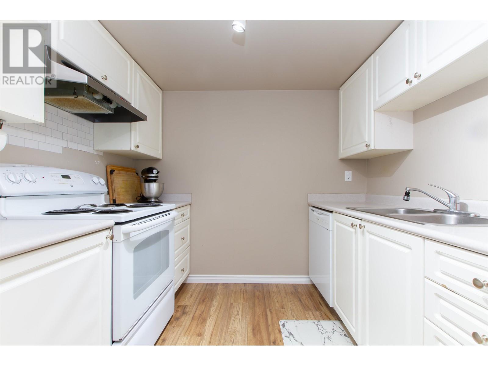 105 1466 Pemberton Avenue, Squamish, British Columbia  V8B 0K1 - Photo 6 - R2967246