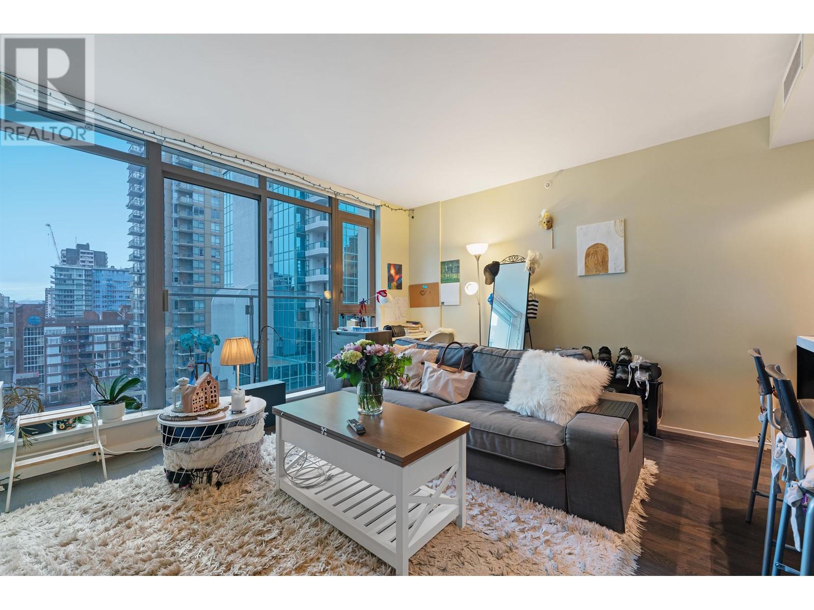 Listing Picture 10 of 24 : 1301 1351 CONTINENTAL STREET, Vancouver / 溫哥華 - 魯藝地產 Yvonne Lu Group - MLS Medallion Club Member