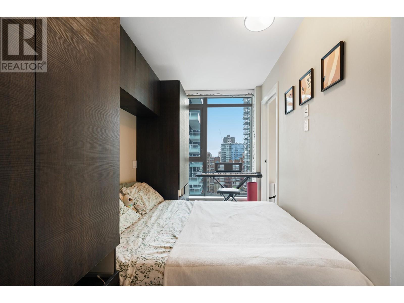 Listing Picture 11 of 24 : 1301 1351 CONTINENTAL STREET, Vancouver / 溫哥華 - 魯藝地產 Yvonne Lu Group - MLS Medallion Club Member