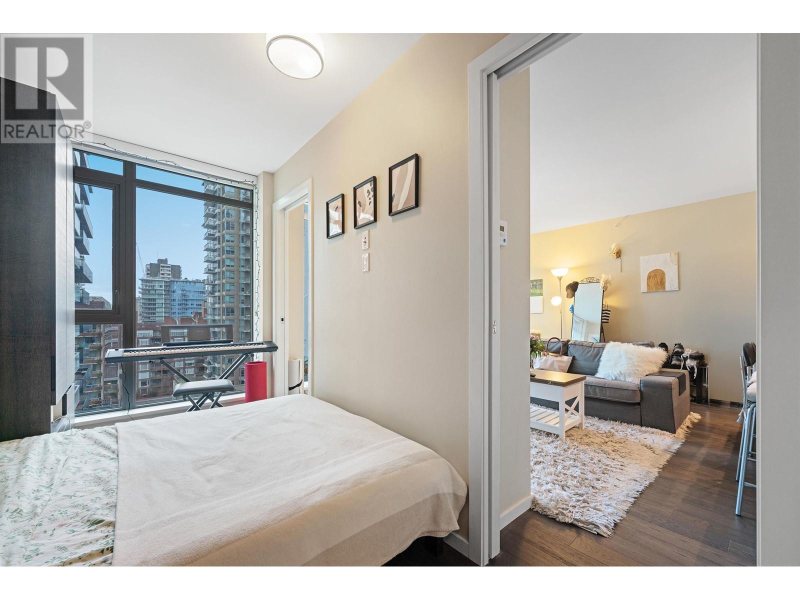 Listing Picture 17 of 24 : 1301 1351 CONTINENTAL STREET, Vancouver / 溫哥華 - 魯藝地產 Yvonne Lu Group - MLS Medallion Club Member