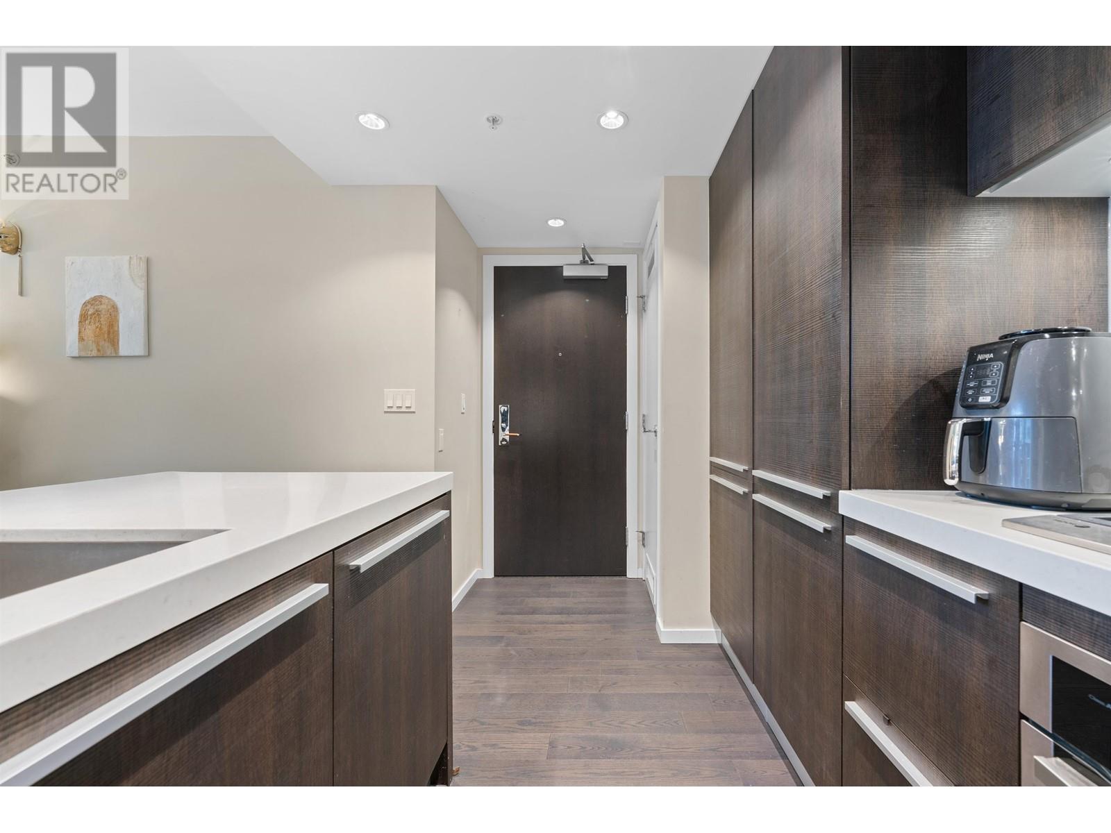 Listing Picture 5 of 24 : 1301 1351 CONTINENTAL STREET, Vancouver / 溫哥華 - 魯藝地產 Yvonne Lu Group - MLS Medallion Club Member