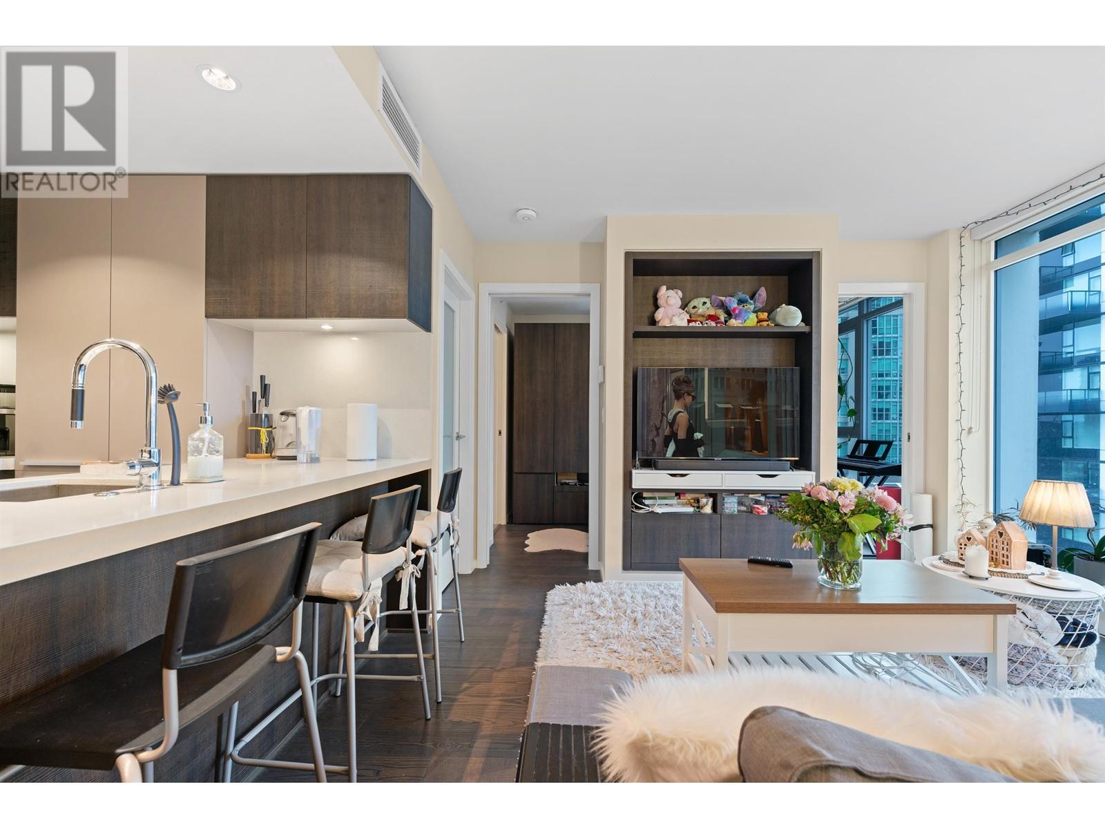 Listing Picture 6 of 24 : 1301 1351 CONTINENTAL STREET, Vancouver / 溫哥華 - 魯藝地產 Yvonne Lu Group - MLS Medallion Club Member