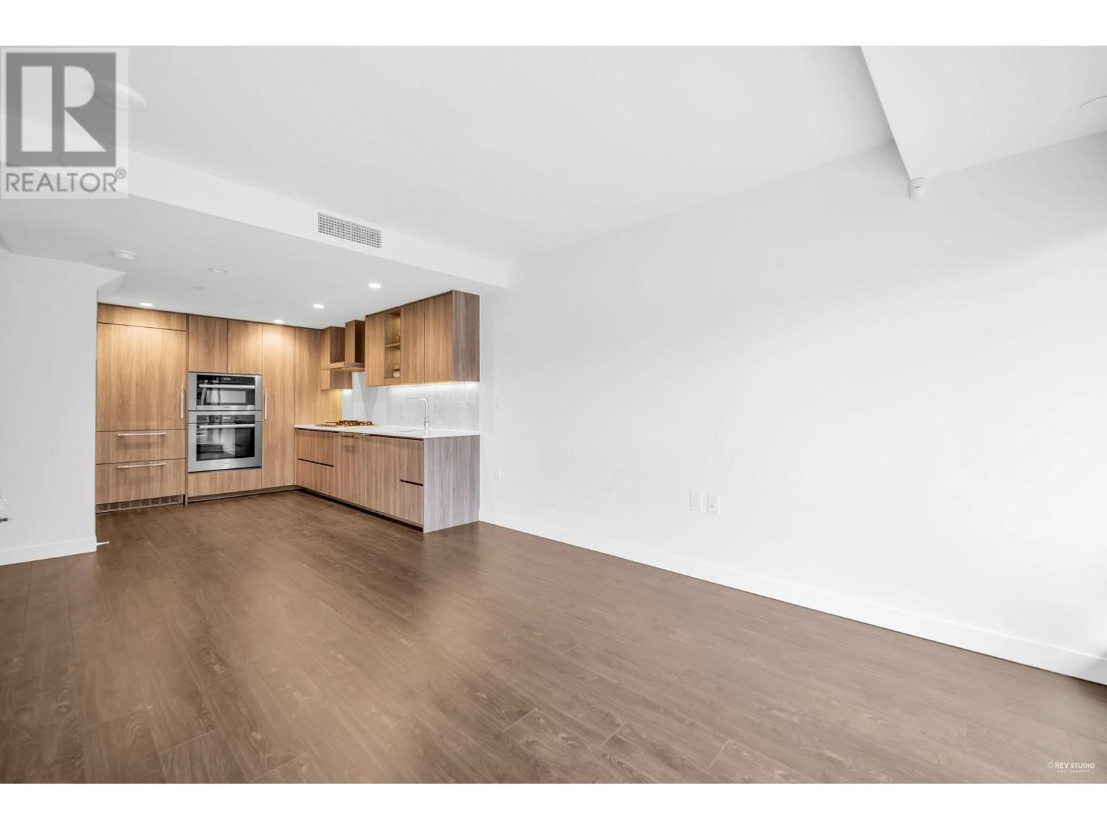 Listing Picture 17 of 40 : 1728 COOK STREET, Vancouver / 溫哥華 - 魯藝地產 Yvonne Lu Group - MLS Medallion Club Member