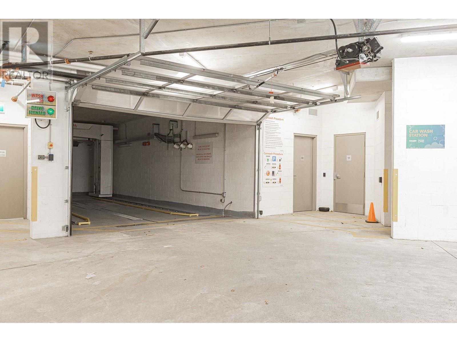 Listing Picture 36 of 40 : 1728 COOK STREET, Vancouver / 溫哥華 - 魯藝地產 Yvonne Lu Group - MLS Medallion Club Member