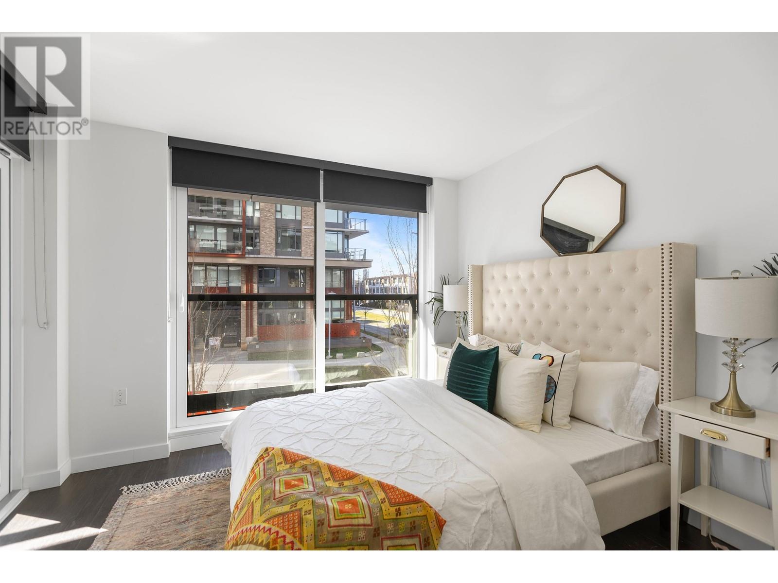 Listing Picture 27 of 40 : 1728 COOK STREET, Vancouver / 溫哥華 - 魯藝地產 Yvonne Lu Group - MLS Medallion Club Member