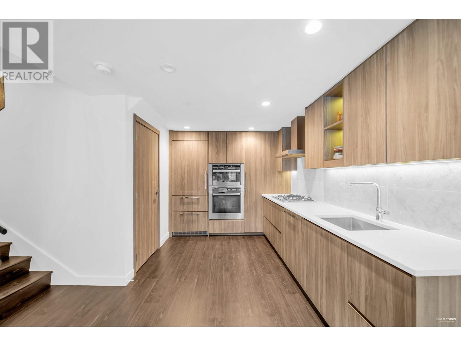 Listing Picture 14 of 40 : 1728 COOK STREET, Vancouver / 溫哥華 - 魯藝地產 Yvonne Lu Group - MLS Medallion Club Member