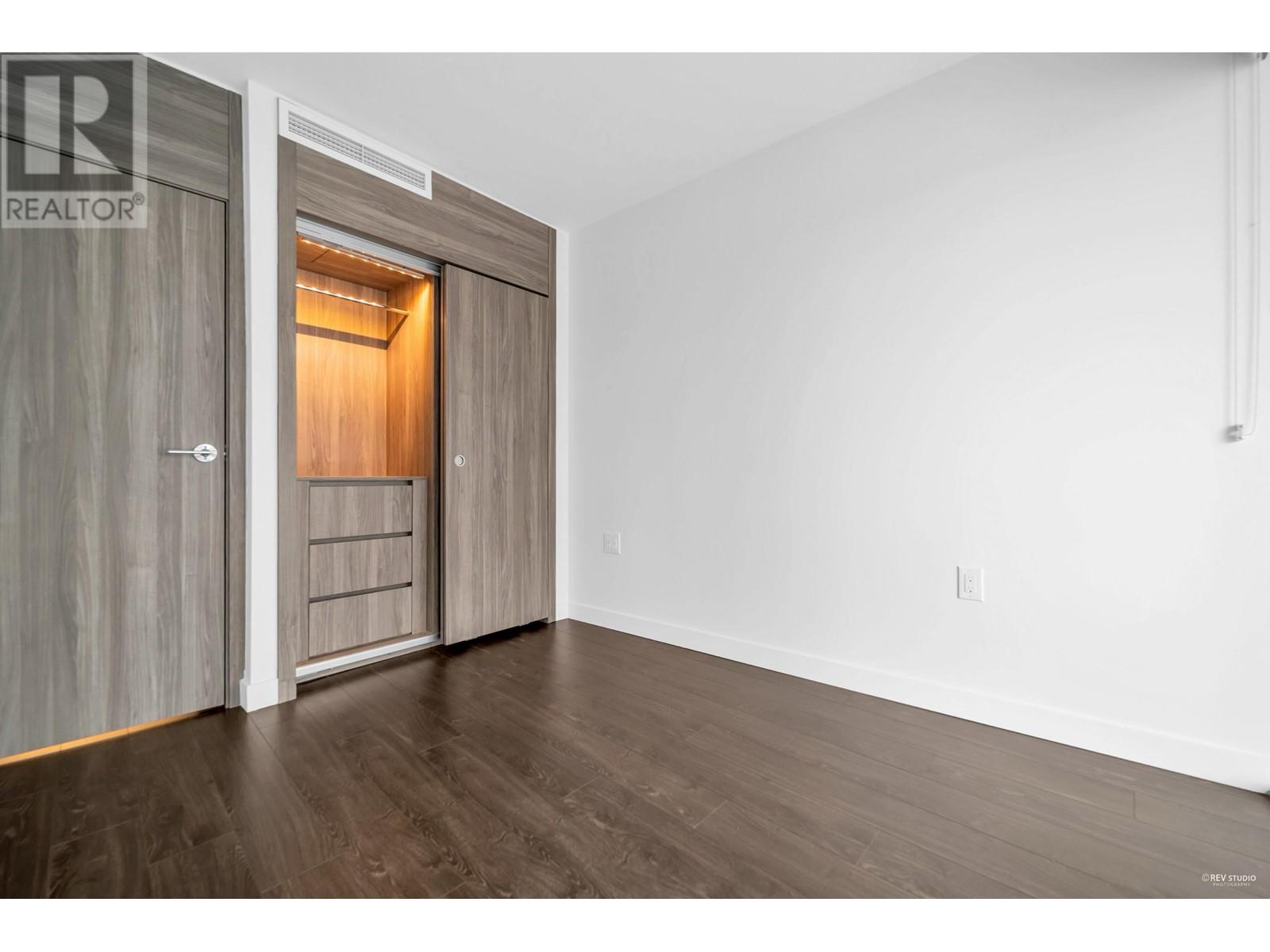 Listing Picture 21 of 40 : 1728 COOK STREET, Vancouver / 溫哥華 - 魯藝地產 Yvonne Lu Group - MLS Medallion Club Member