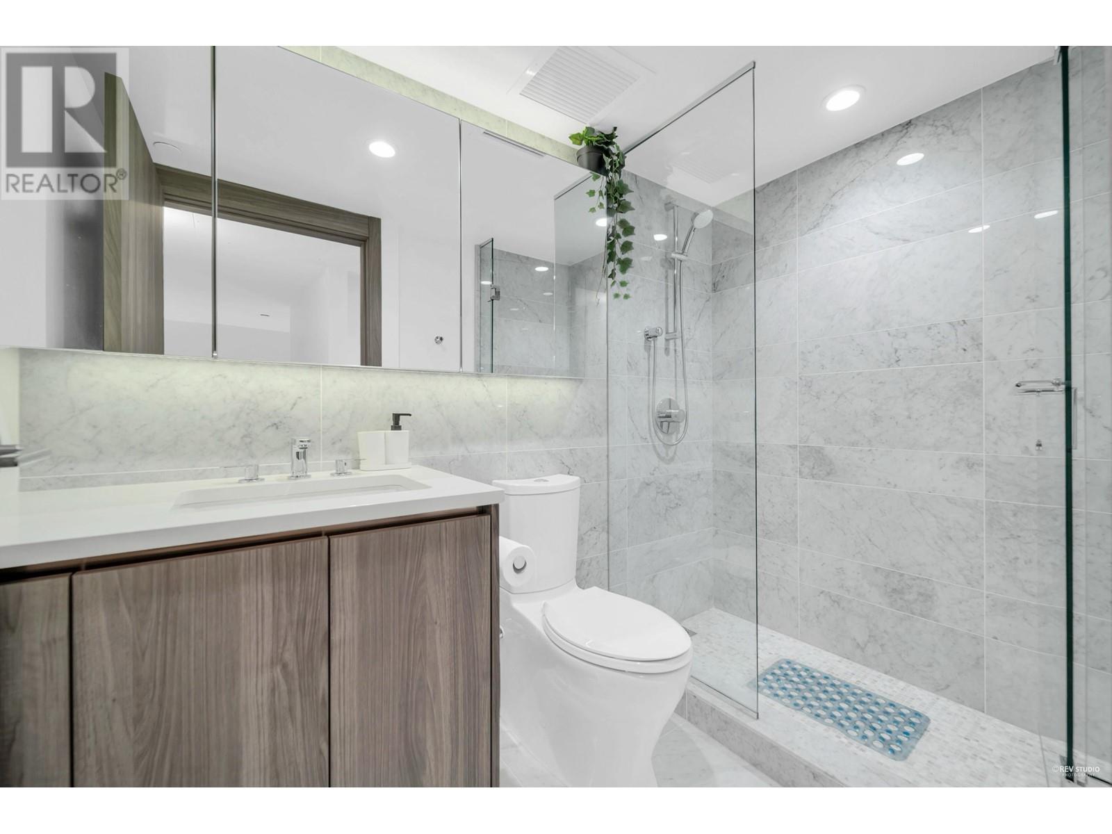 Listing Picture 24 of 40 : 1728 COOK STREET, Vancouver / 溫哥華 - 魯藝地產 Yvonne Lu Group - MLS Medallion Club Member