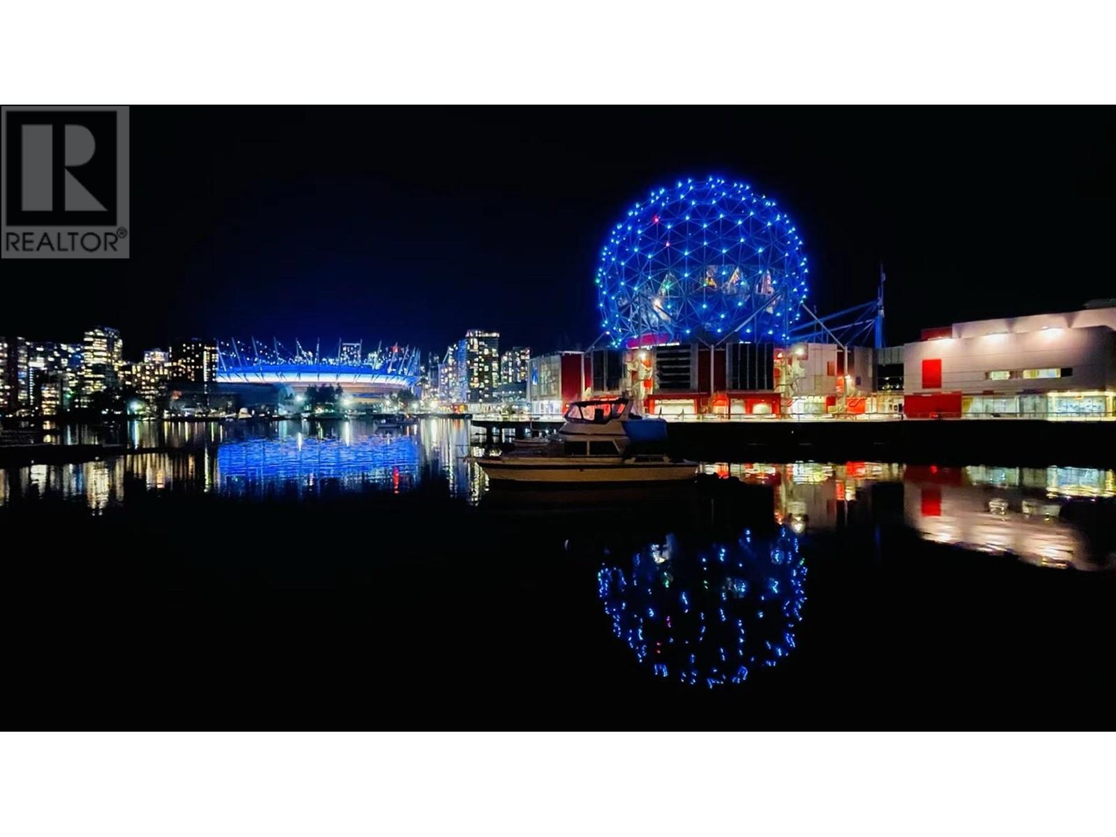 Listing Picture 39 of 40 : 1728 COOK STREET, Vancouver / 溫哥華 - 魯藝地產 Yvonne Lu Group - MLS Medallion Club Member