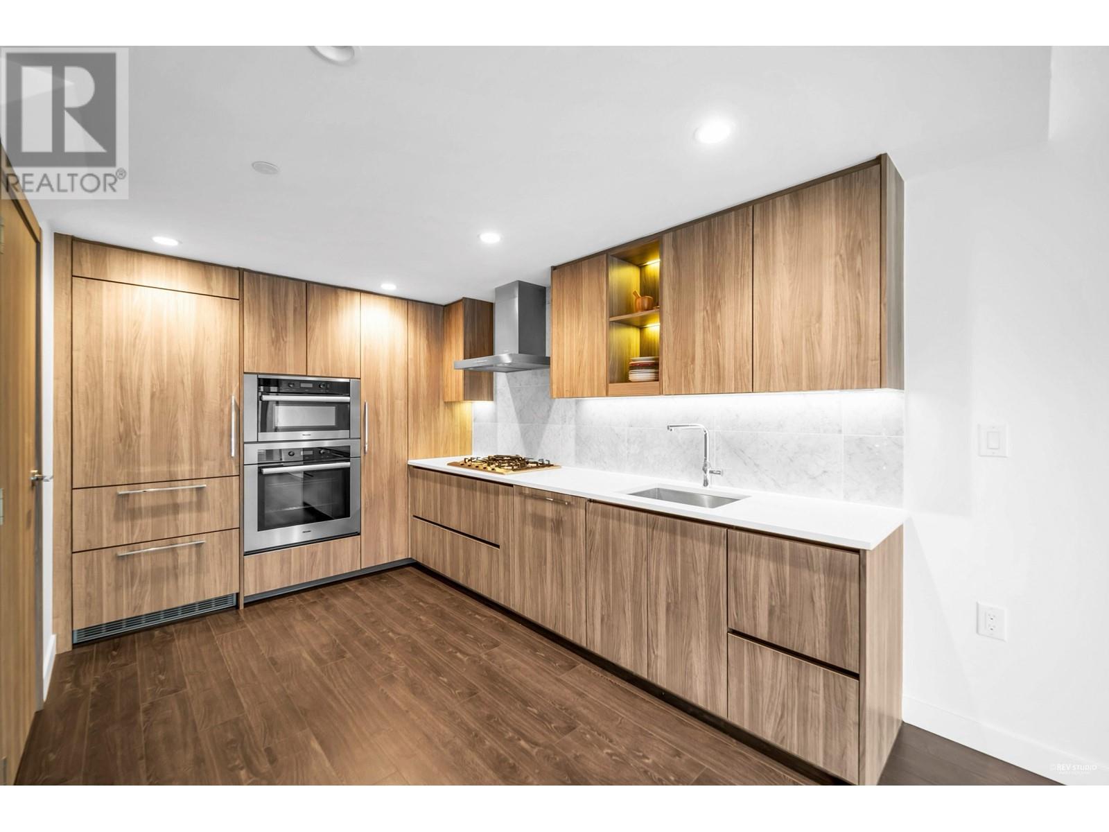 Listing Picture 7 of 40 : 1728 COOK STREET, Vancouver / 溫哥華 - 魯藝地產 Yvonne Lu Group - MLS Medallion Club Member