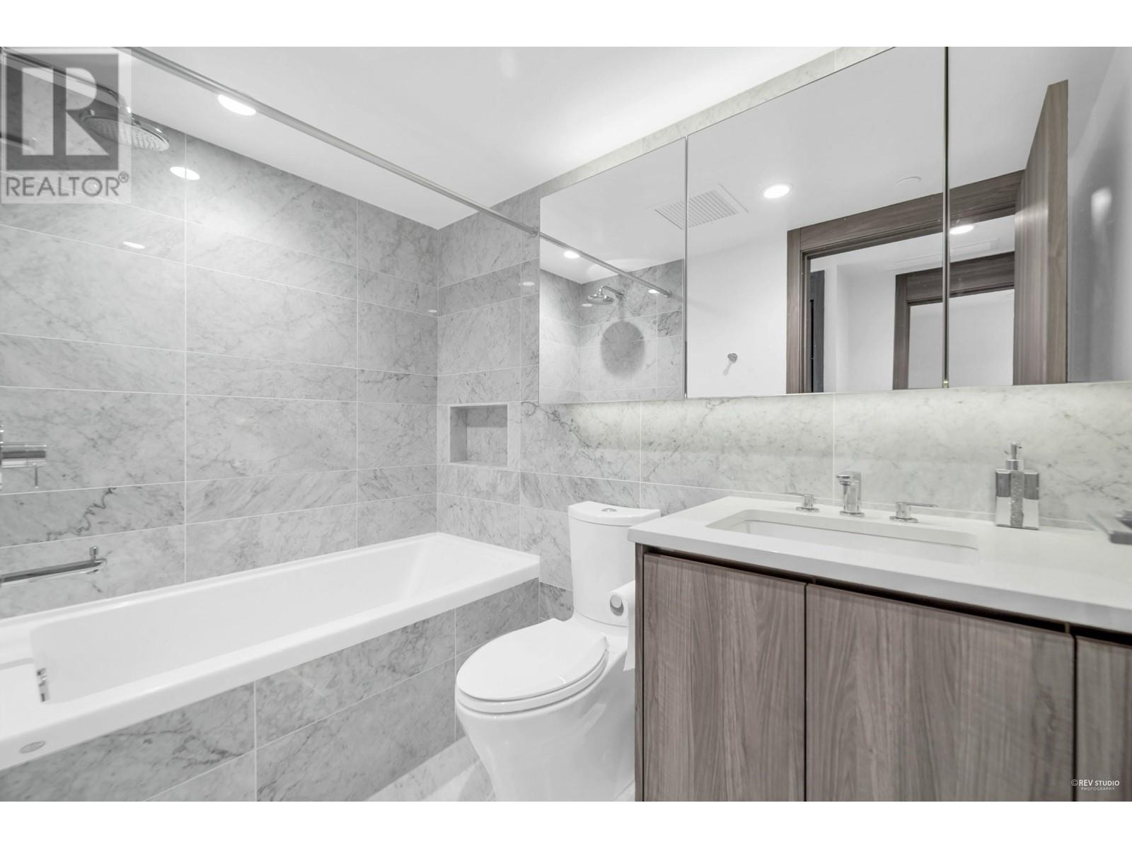 Listing Picture 29 of 40 : 1728 COOK STREET, Vancouver / 溫哥華 - 魯藝地產 Yvonne Lu Group - MLS Medallion Club Member