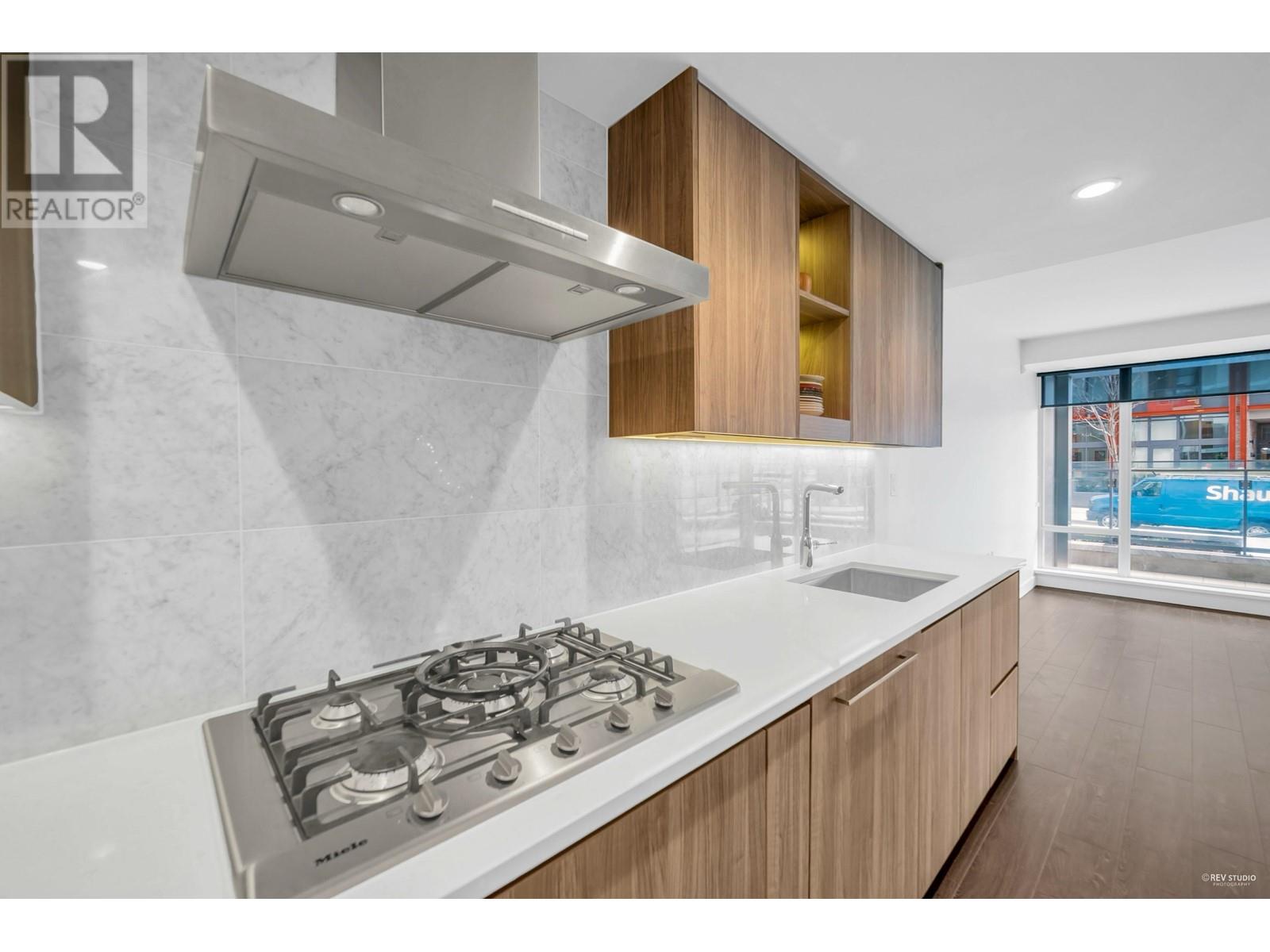 Listing Picture 10 of 40 : 1728 COOK STREET, Vancouver / 溫哥華 - 魯藝地產 Yvonne Lu Group - MLS Medallion Club Member