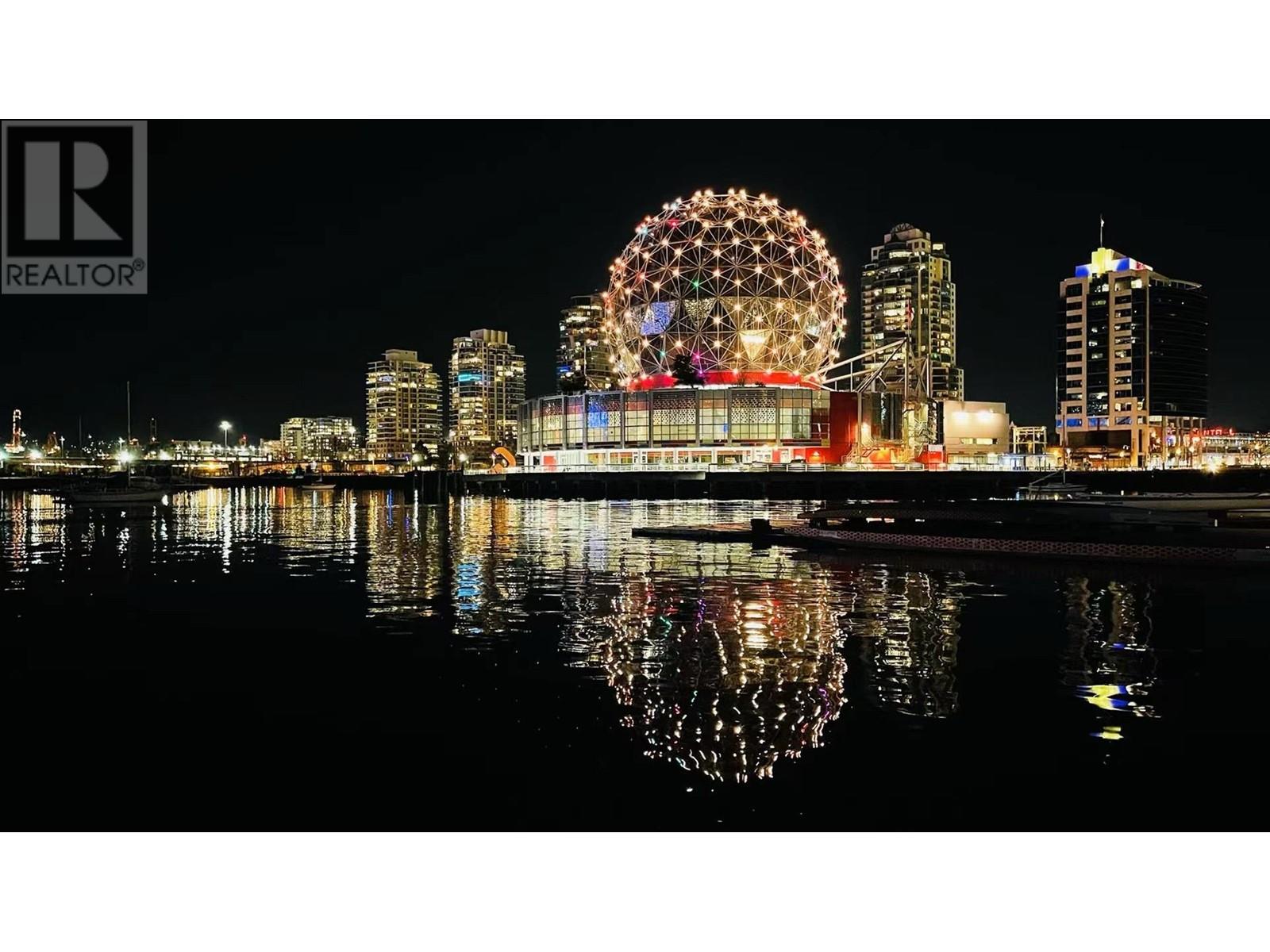 Listing Picture 38 of 40 : 1728 COOK STREET, Vancouver / 溫哥華 - 魯藝地產 Yvonne Lu Group - MLS Medallion Club Member