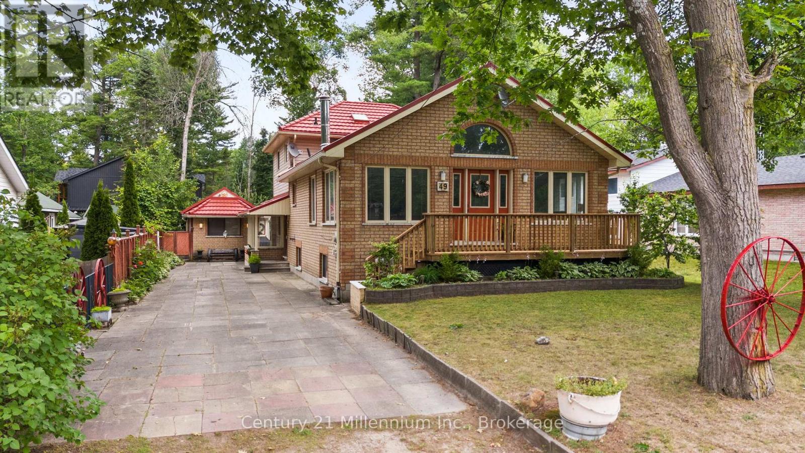 Property at 49 32ND STREET N image 1