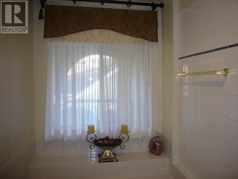 Property at 272 WATERLEIGH DRIVE image 3