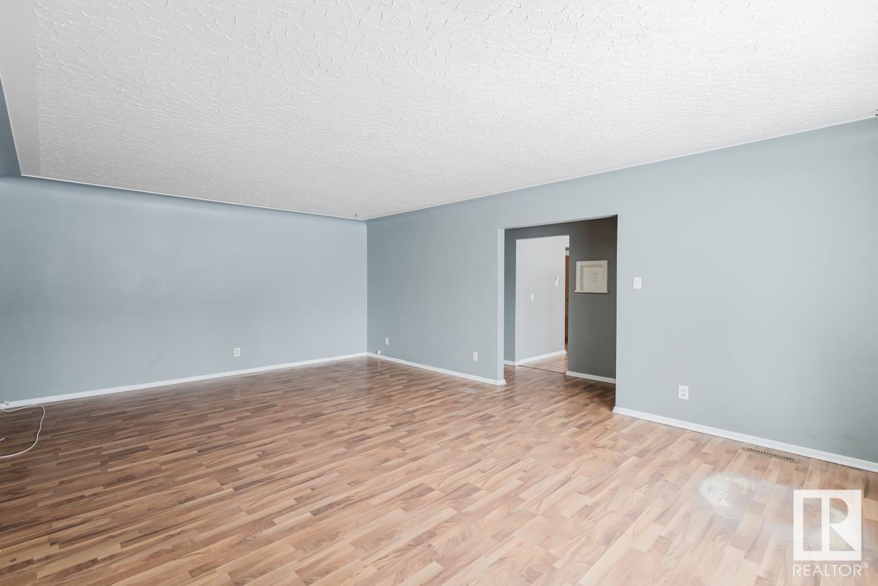 10454 78 Av Nw, Edmonton, Alberta  T6E 1P2 - Photo 4 - E4425802