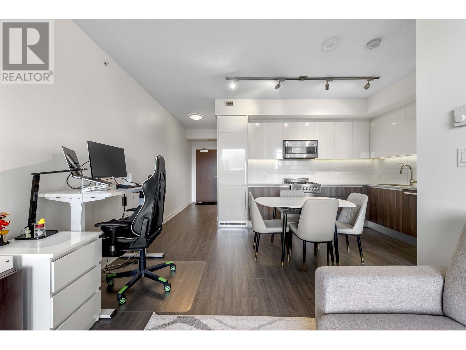 501 4900 Lennox Lane, Burnaby, British Columbia  V5H 0G9 - Photo 8 - R2978028