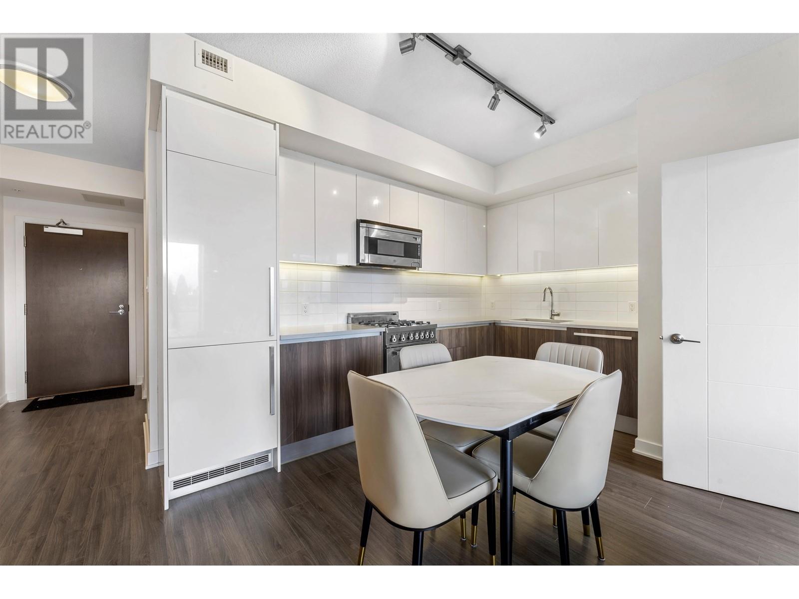 501 4900 Lennox Lane, Burnaby, British Columbia  V5H 0G9 - Photo 4 - R2978028
